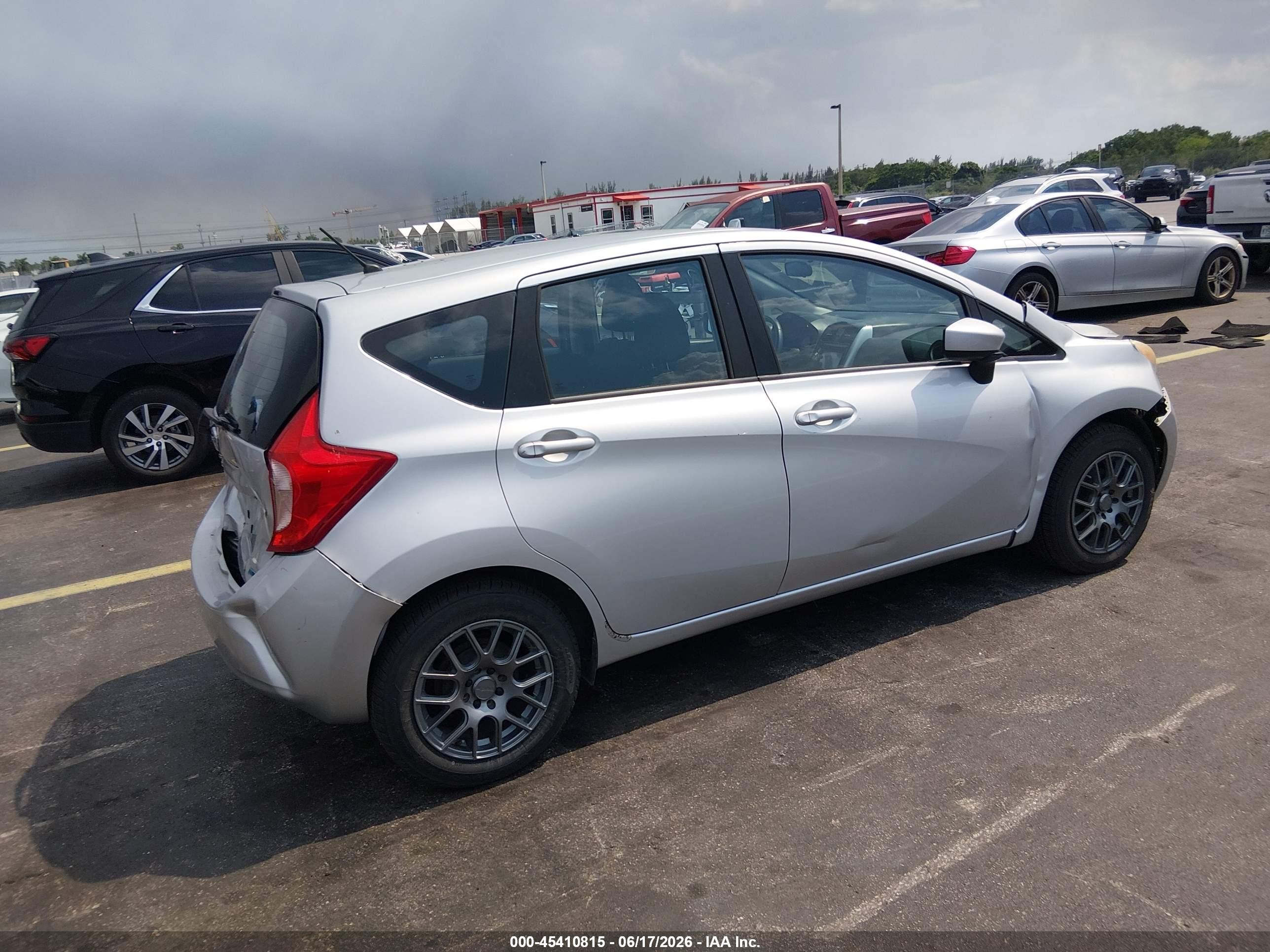 2015 Nissan Versa Note S (sr)/s Plus/sl/sr/sv Gray vin: 3N1CE2CP3FL417355