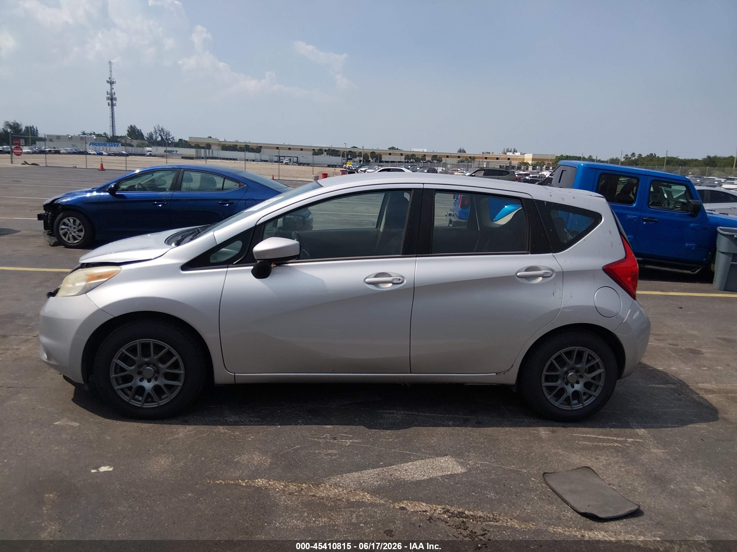 2015 Nissan Versa Note S (sr)/s Plus/sl/sr/sv Gray vin: 3N1CE2CP3FL417355