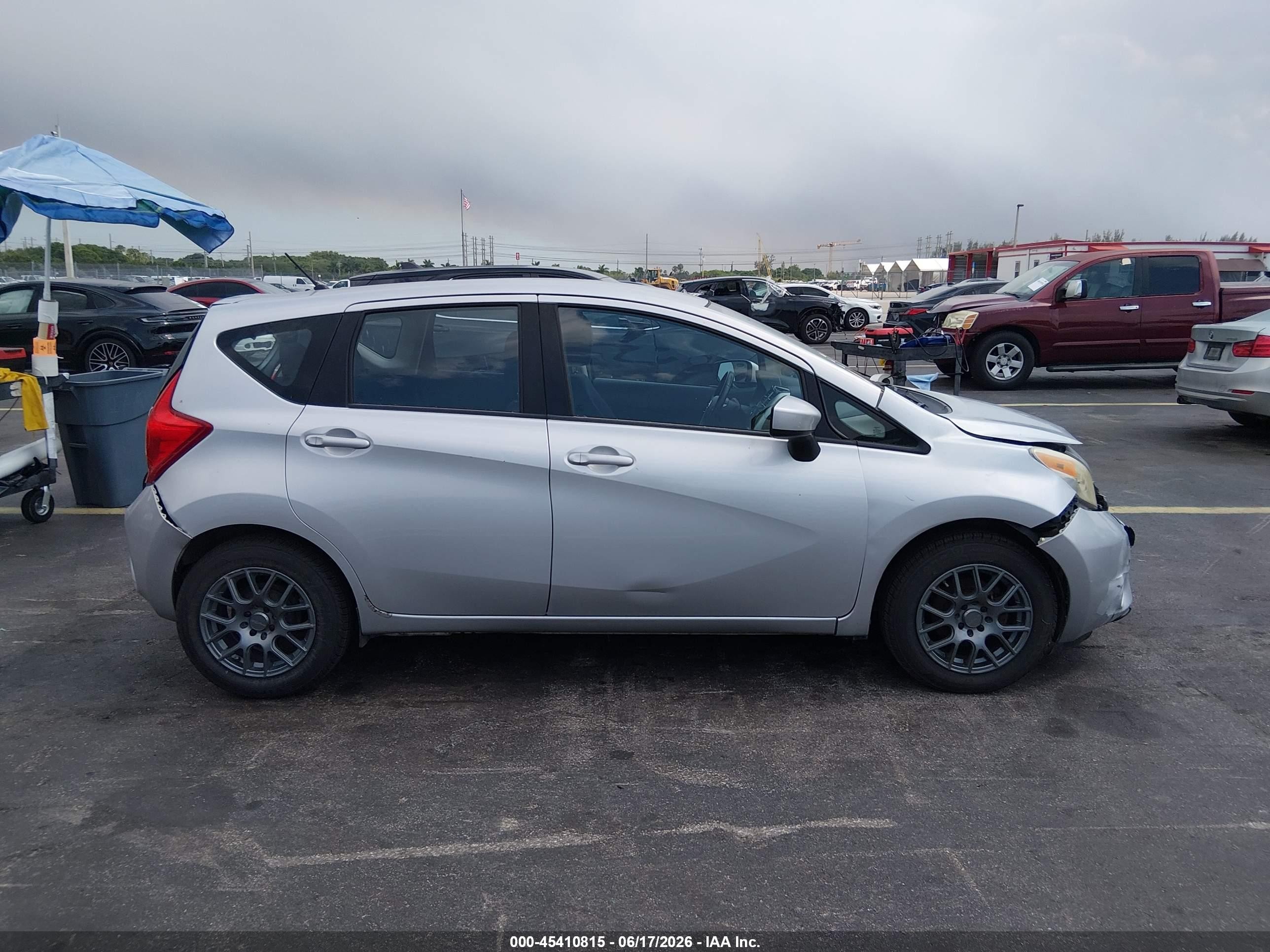 2015 Nissan Versa Note S (sr)/s Plus/sl/sr/sv Gray vin: 3N1CE2CP3FL417355