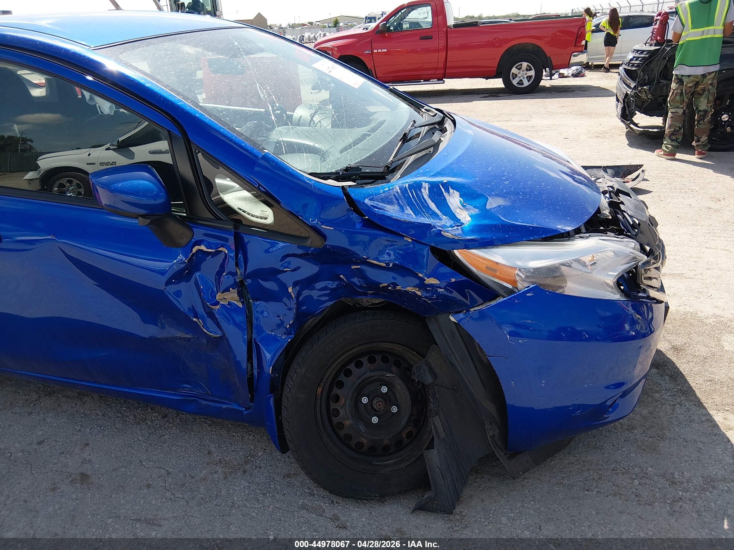 2015 Nissan Versa Note S Plus Blue vin: 3N1CE2CP3FL432678
