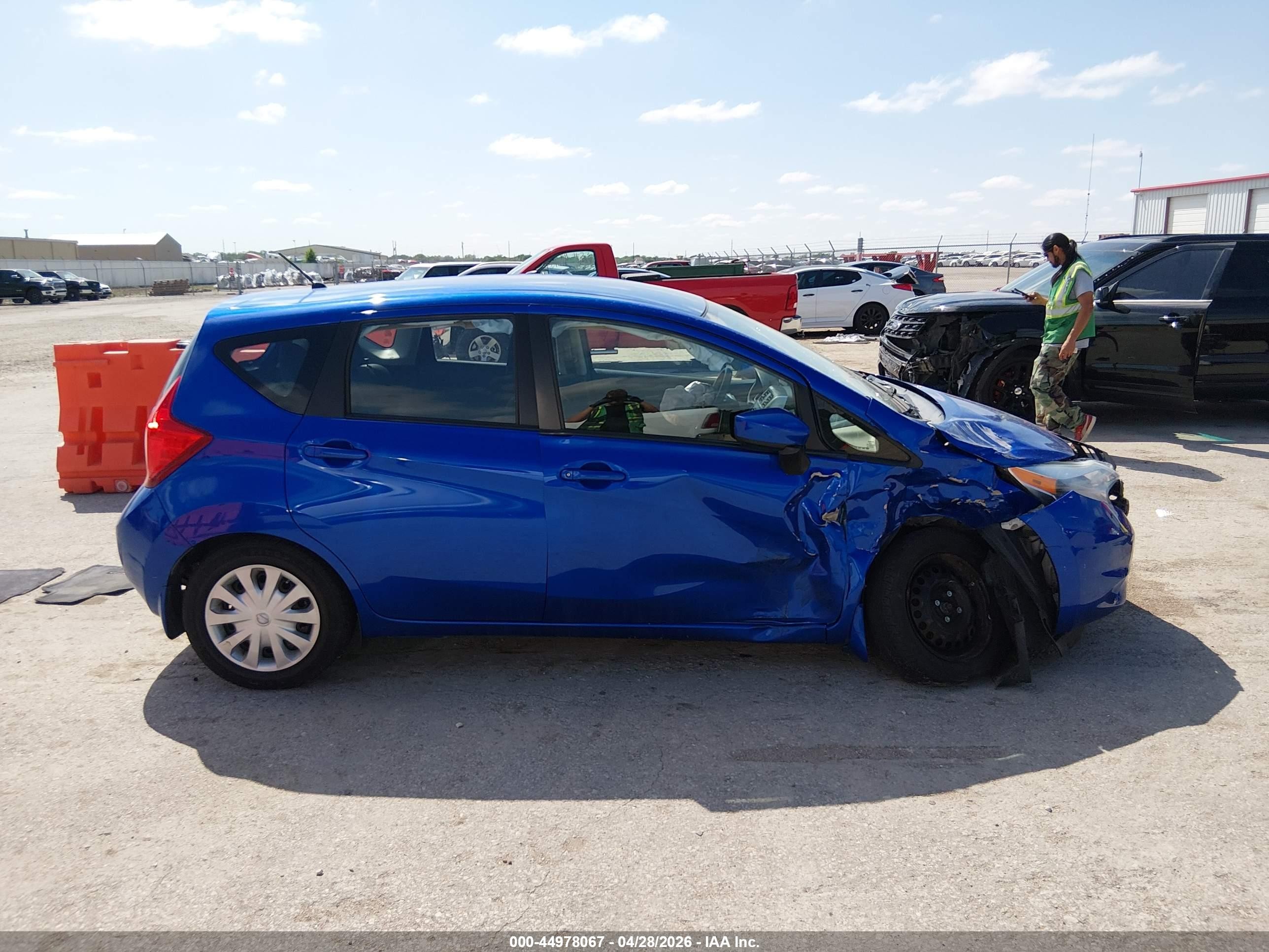 2015 Nissan Versa Note S Plus Blue vin: 3N1CE2CP3FL432678