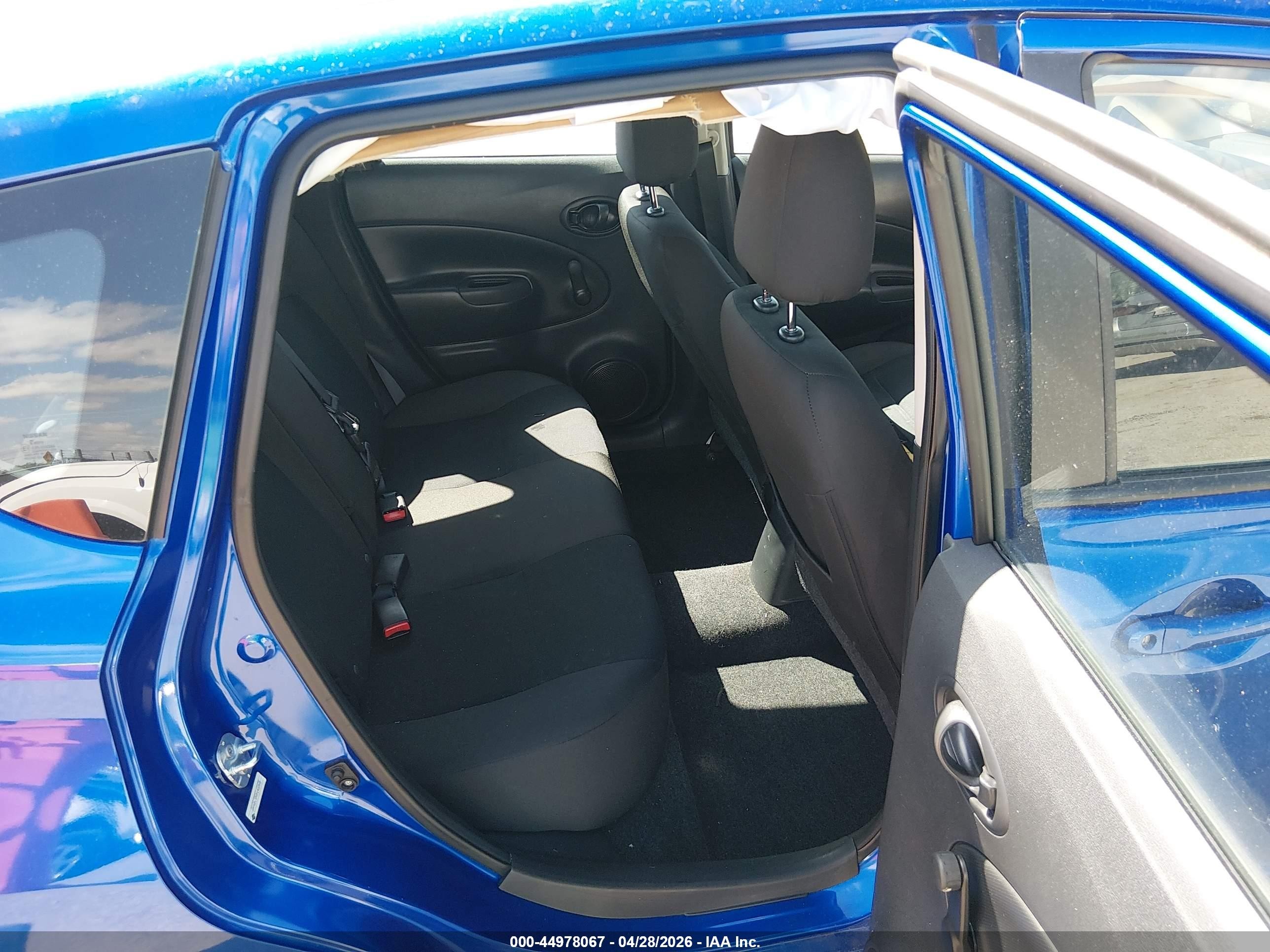 2015 Nissan Versa Note S Plus Blue vin: 3N1CE2CP3FL432678