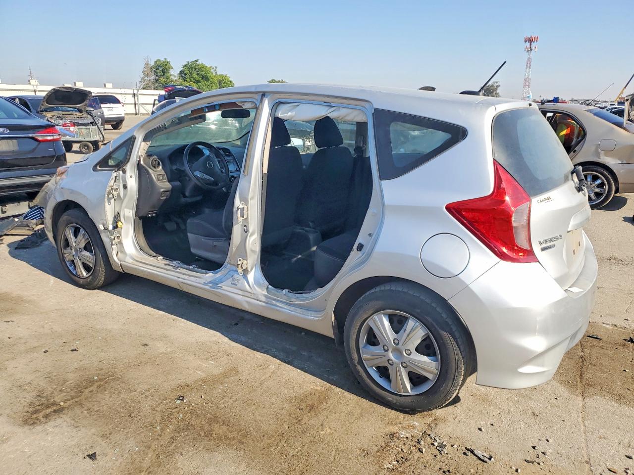 2018 Nissan Versa Note Sv Silver vin: 3N1CE2CP3JL352189