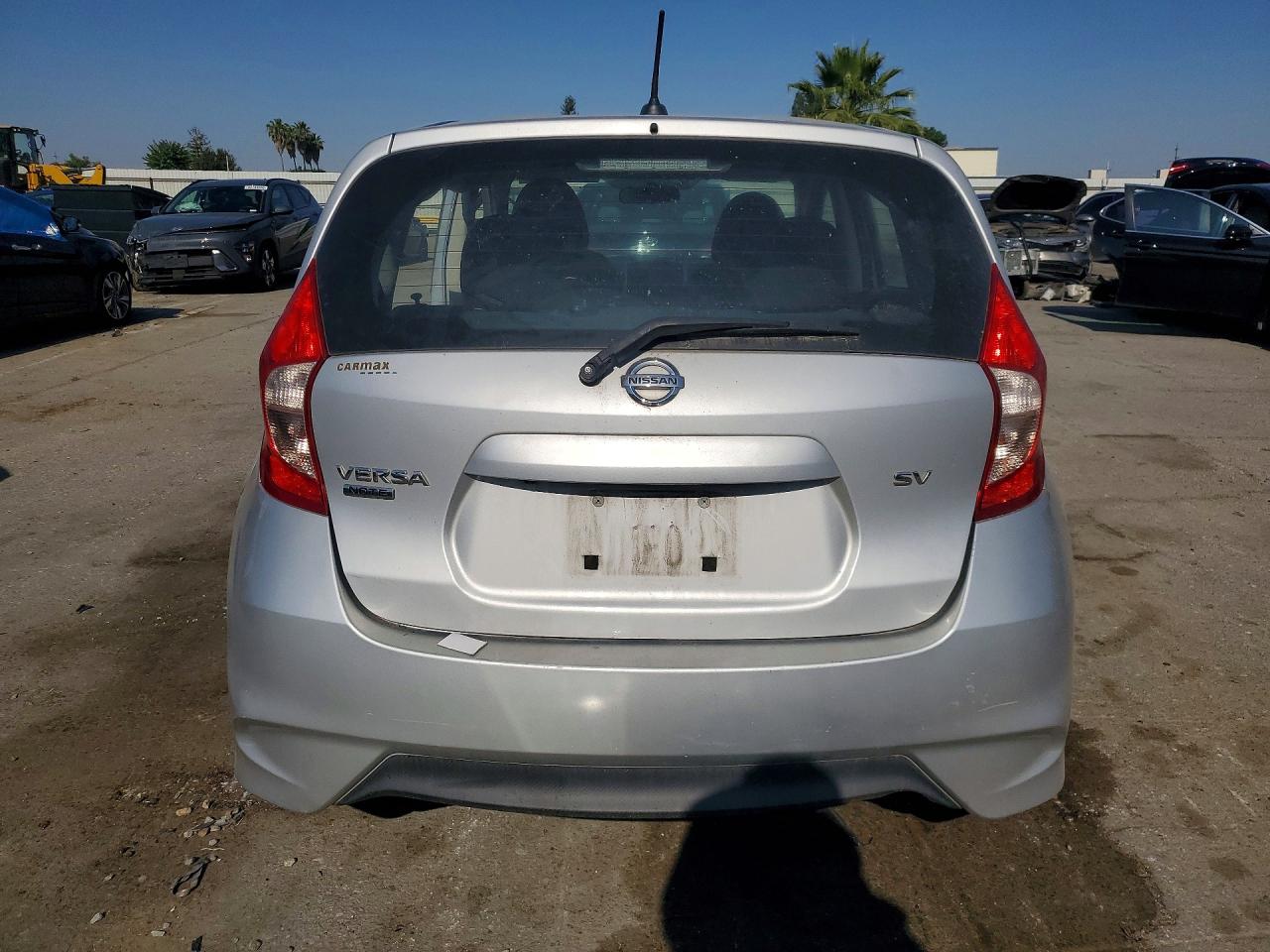 2018 Nissan Versa Note Sv Silver vin: 3N1CE2CP3JL352189