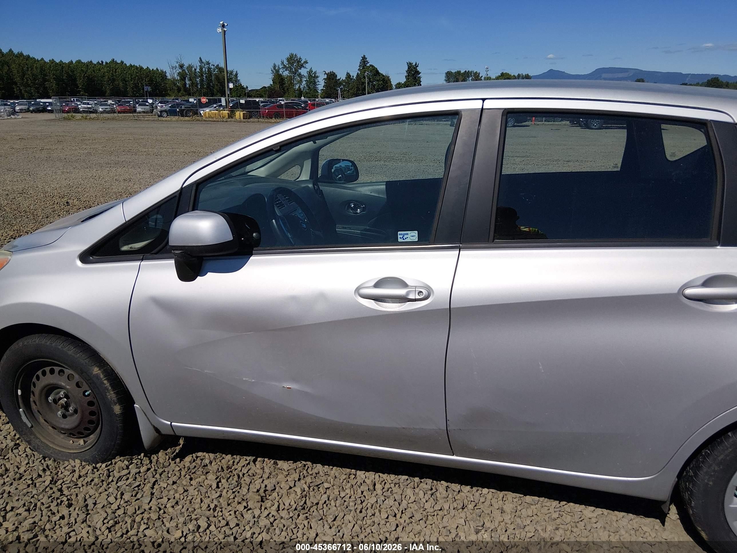 2014 Nissan Versa Note Sv Silver vin: 3N1CE2CP4EL385160