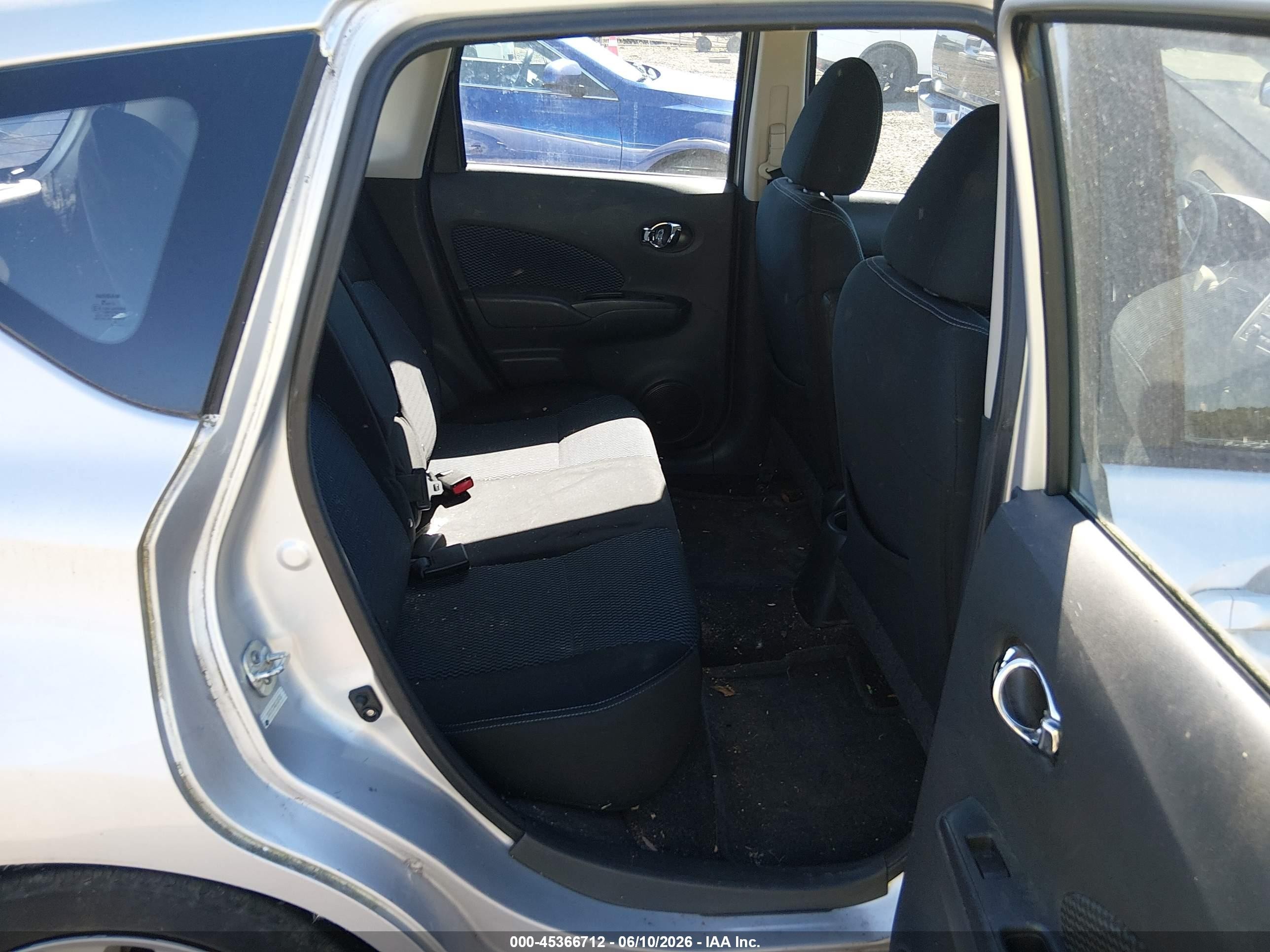 2014 Nissan Versa Note Sv Silver vin: 3N1CE2CP4EL385160
