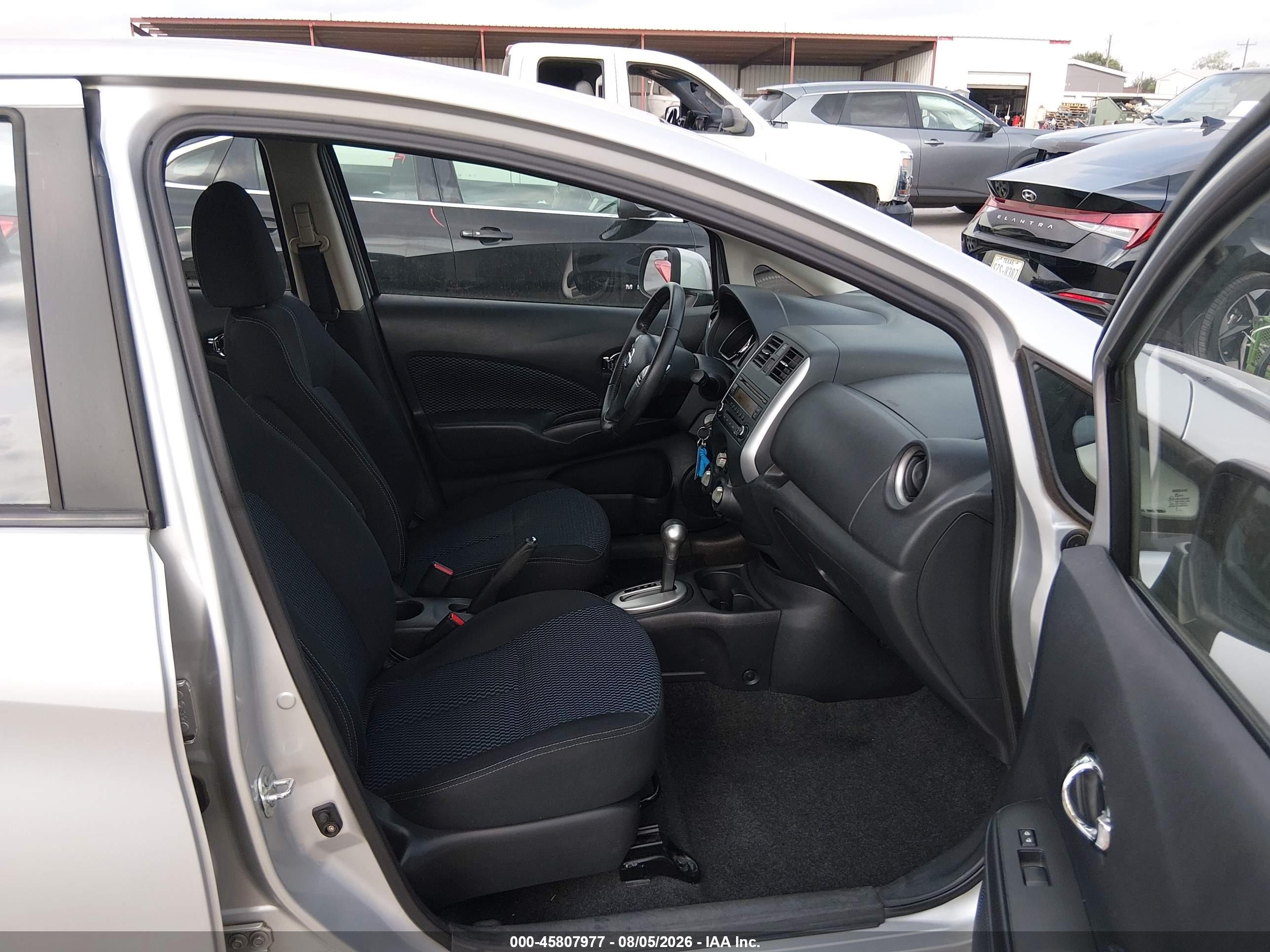 2014 Nissan Versa Note Sv Silver vin: 3N1CE2CP4EL398331