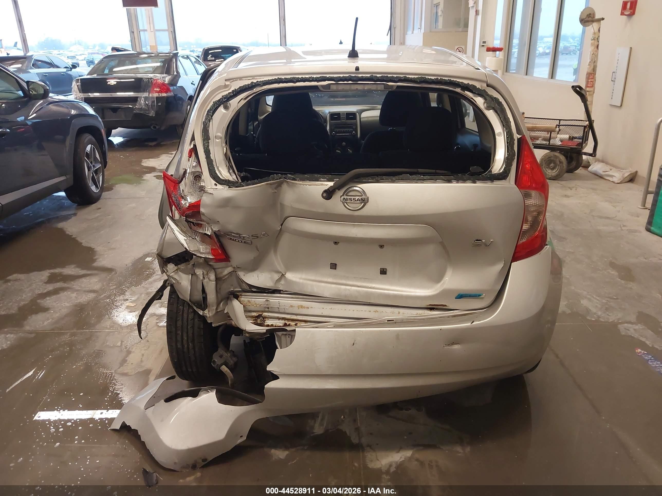 2014 Nissan Versa Note Sv Silver vin: 3N1CE2CP4EL403334