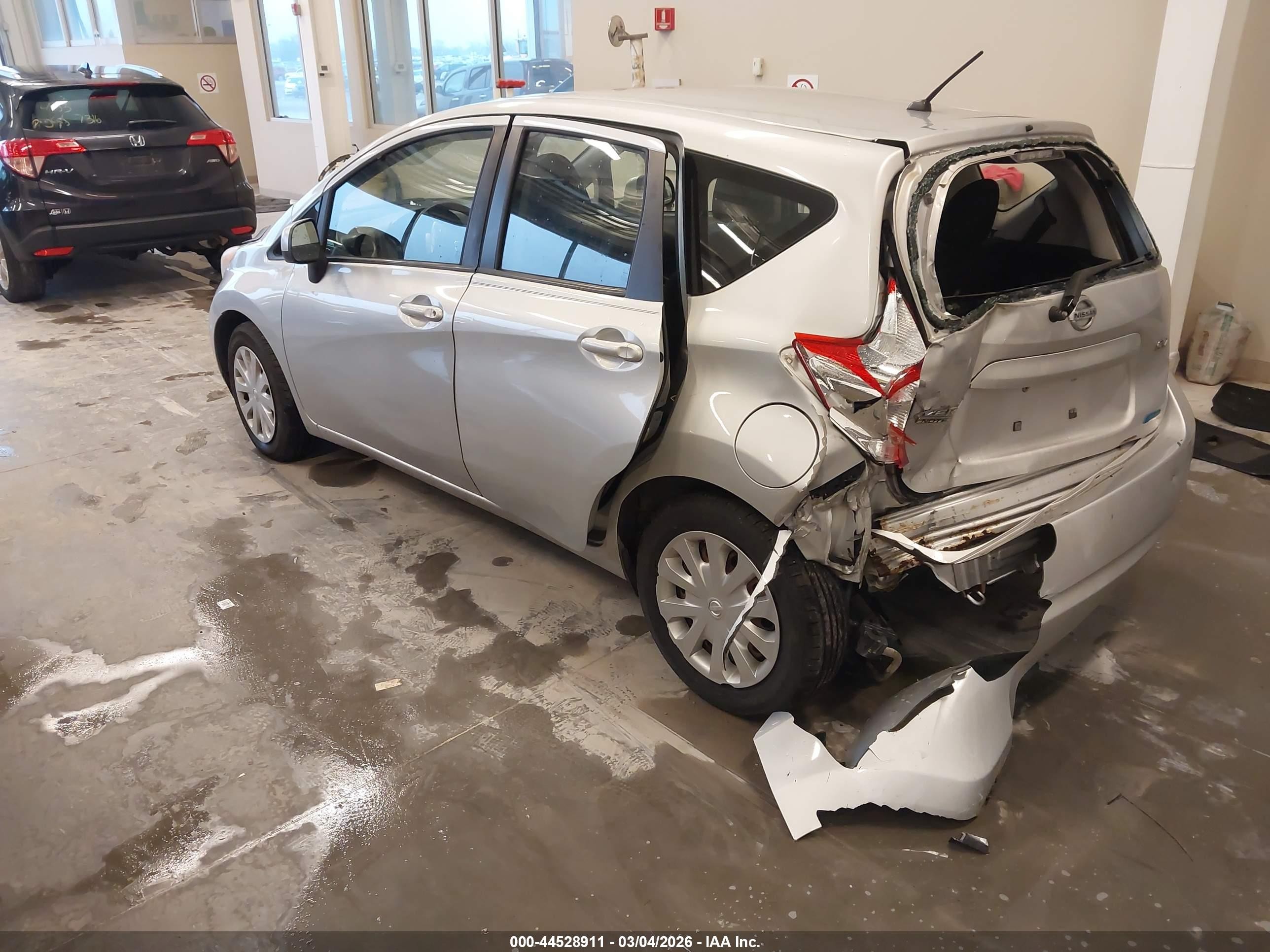 2014 Nissan Versa Note Sv Silver vin: 3N1CE2CP4EL403334
