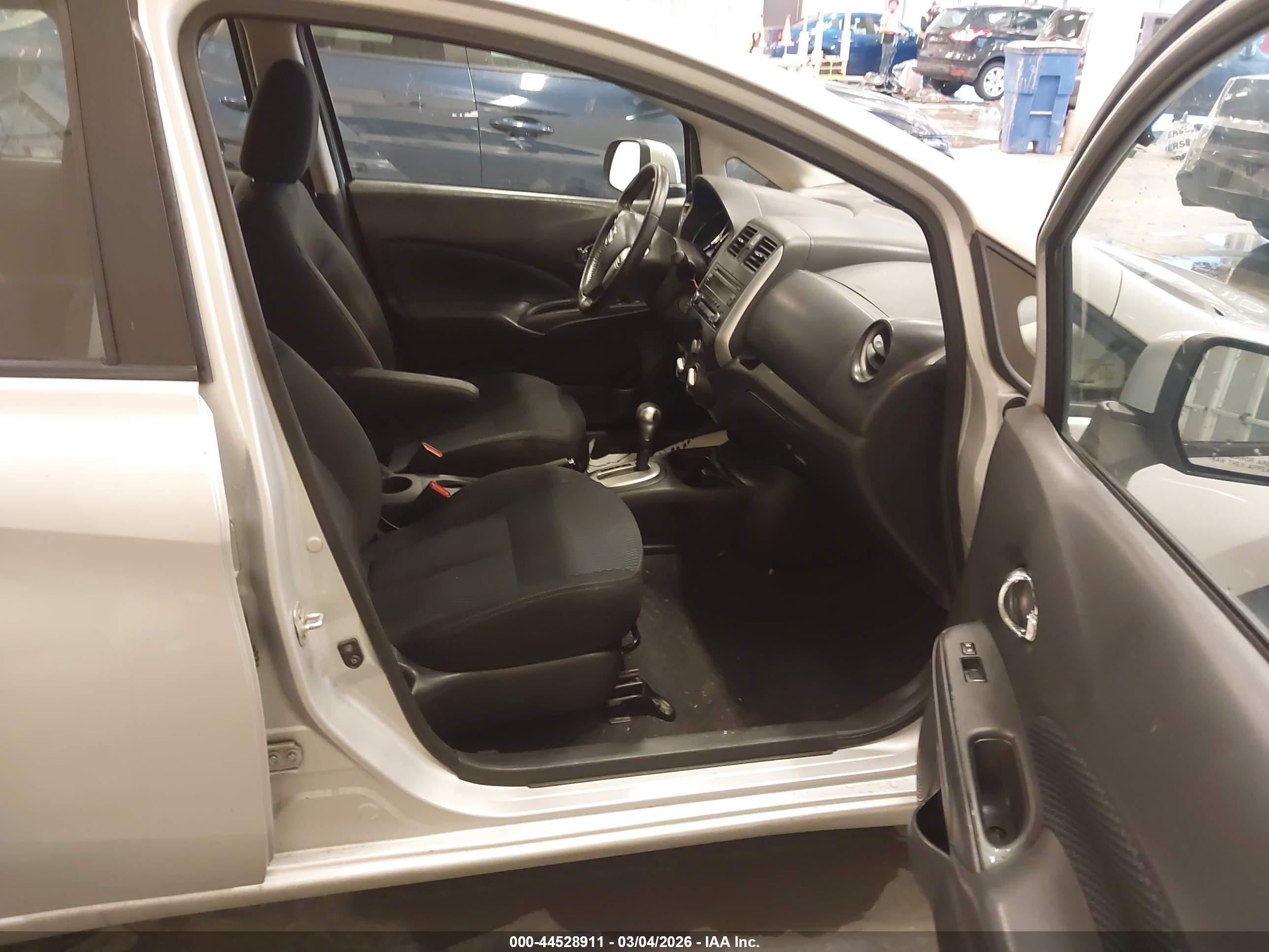 2014 Nissan Versa Note Sv Silver vin: 3N1CE2CP4EL403334