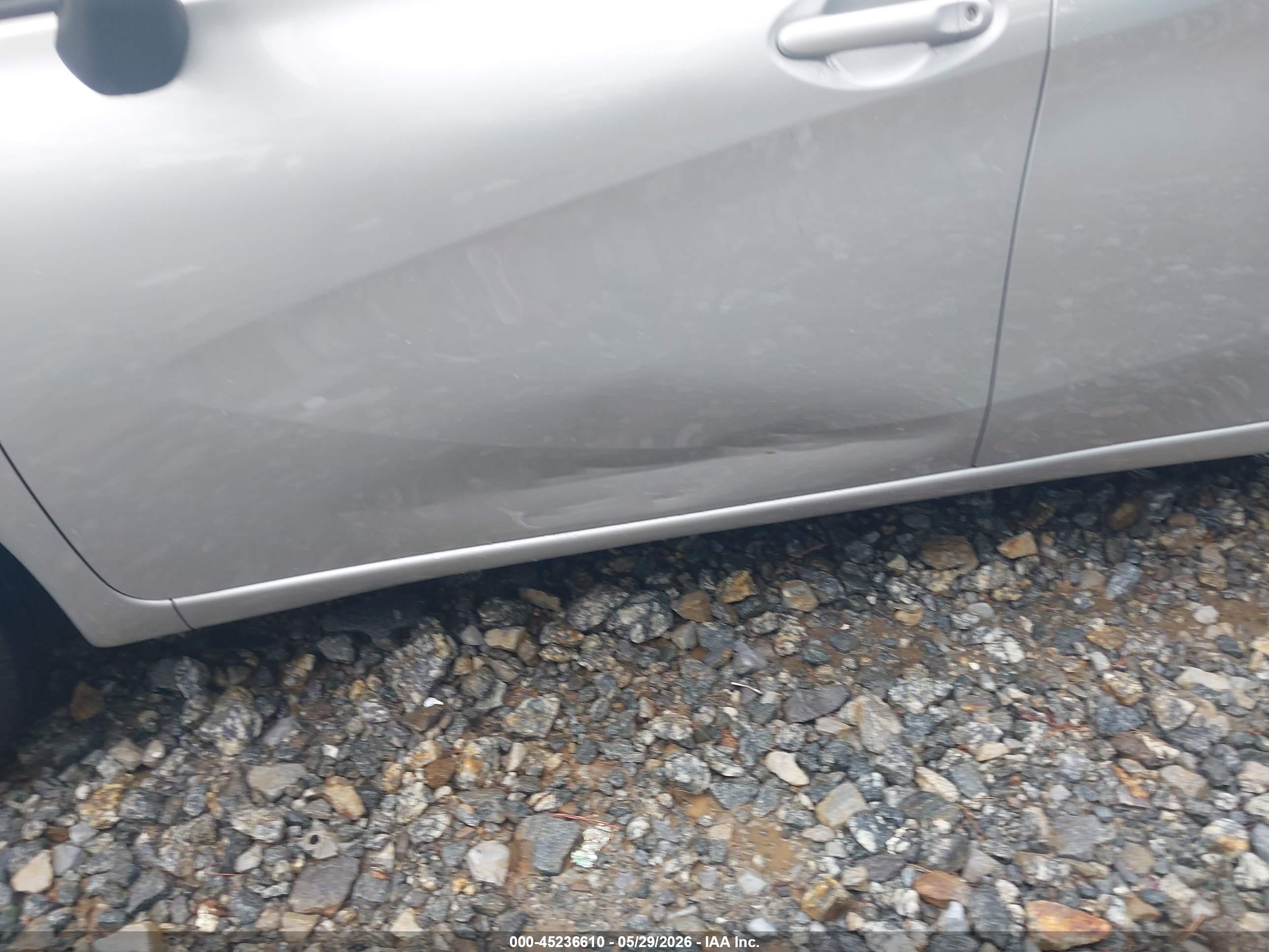 2015 Nissan Versa Note S (sr)/s Plus/sl/sr/sv Silver vin: 3N1CE2CP4FL401665