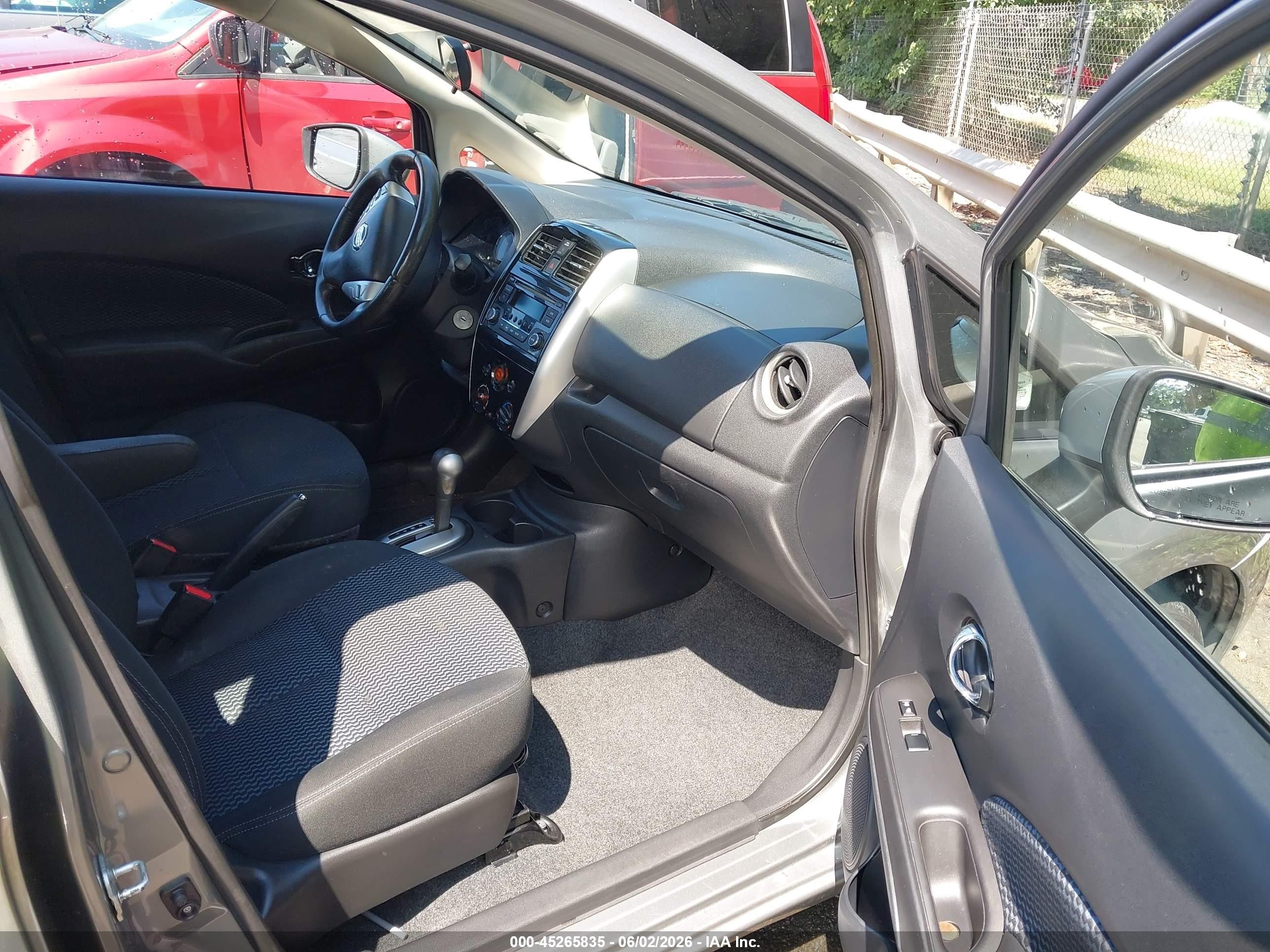 2015 Nissan Versa Note S (sr)/s Plus/sl/sr/sv Silver vin: 3N1CE2CP4FL410561
