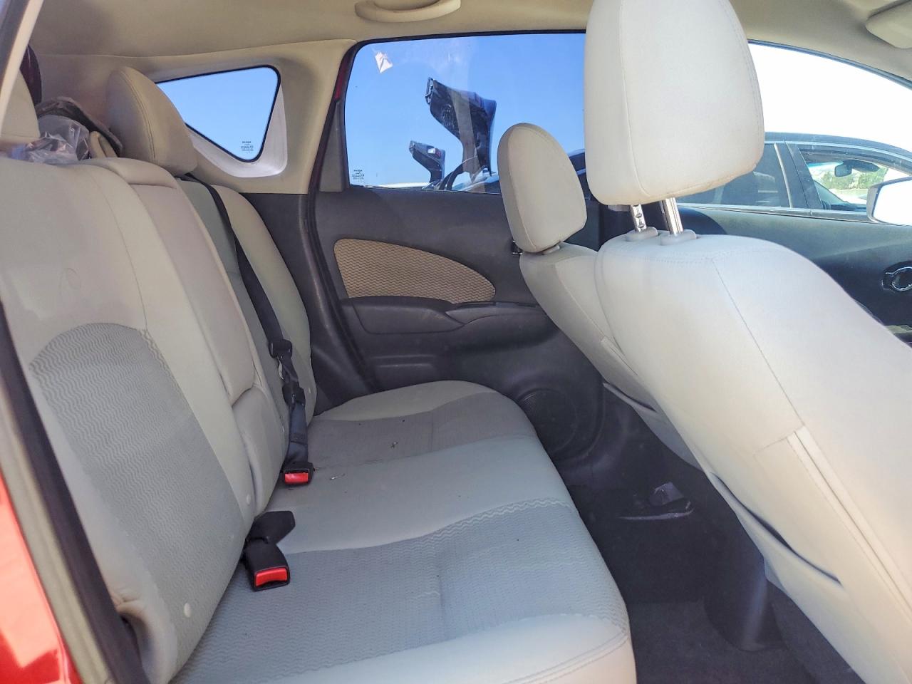 2015 Nissan Versa Note S Red vin: 3N1CE2CP4FL425528