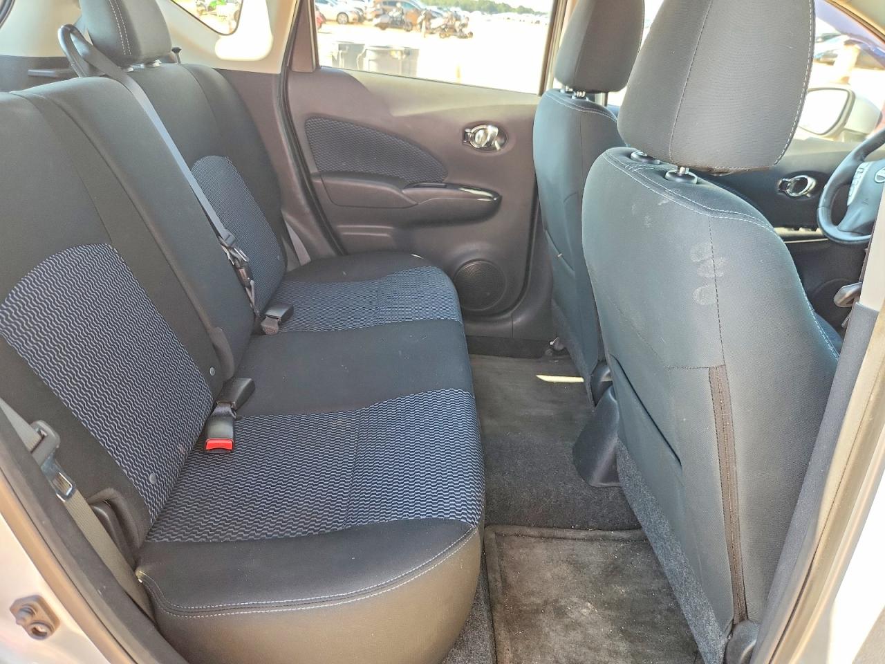 2015 Nissan Versa Note Sv Silver vin: 3N1CE2CP4FL430048