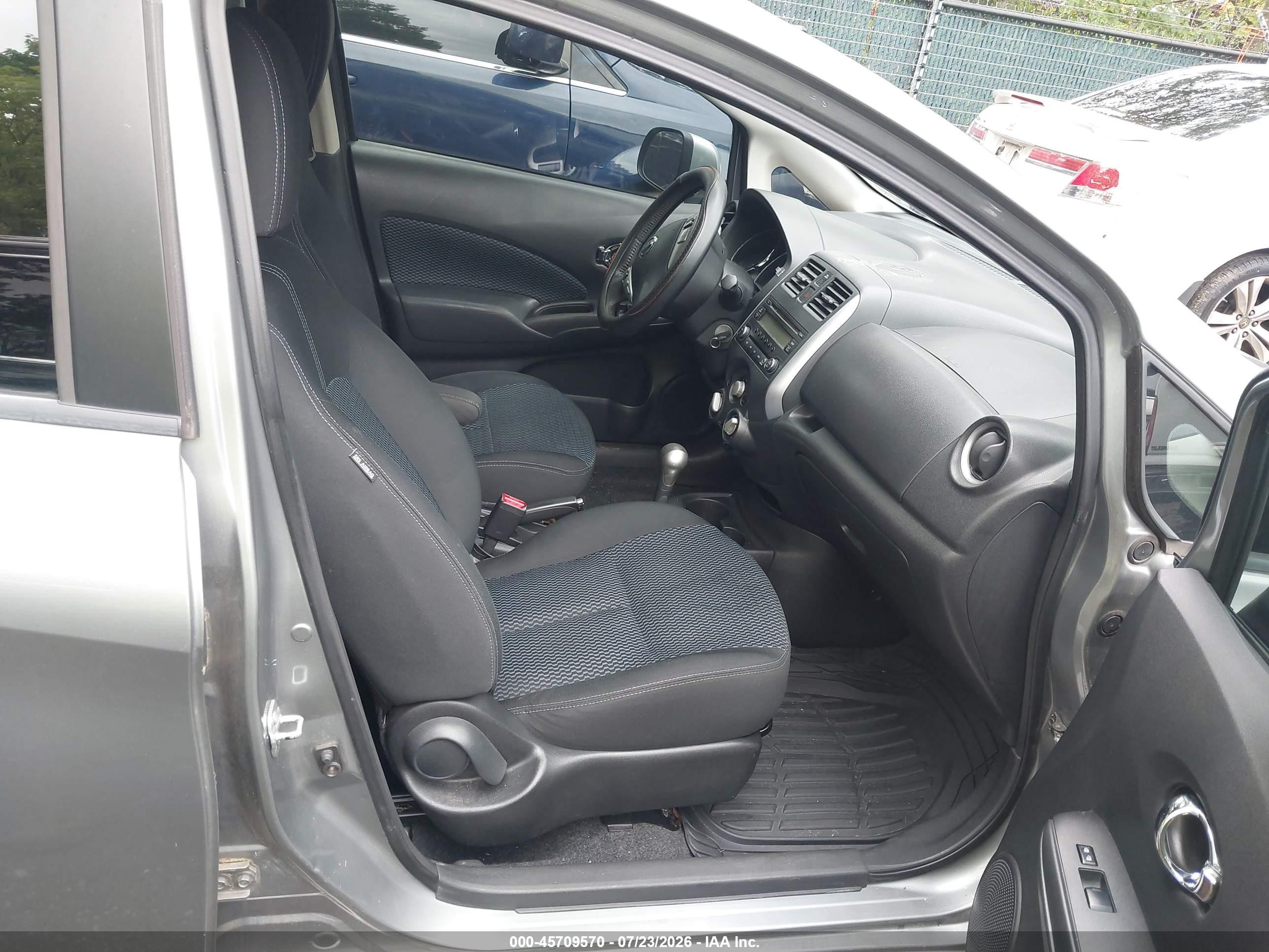 2014 Nissan Versa Note Sv Silver vin: 3N1CE2CP5EL394479
