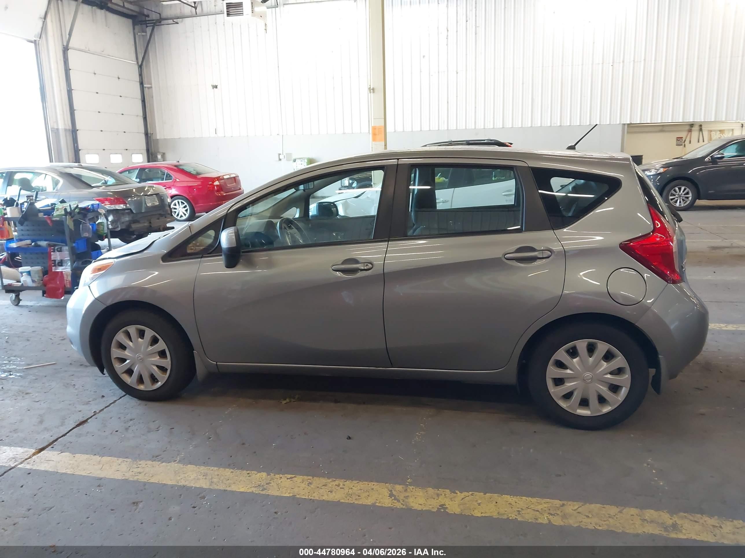 2014 Nissan Versa Note Sv Silver vin: 3N1CE2CP5EL396040