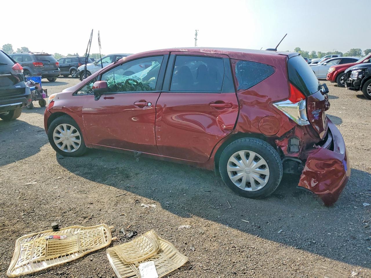 2014 Nissan Versa Красный vin: 3N1CE2CP5EL407649