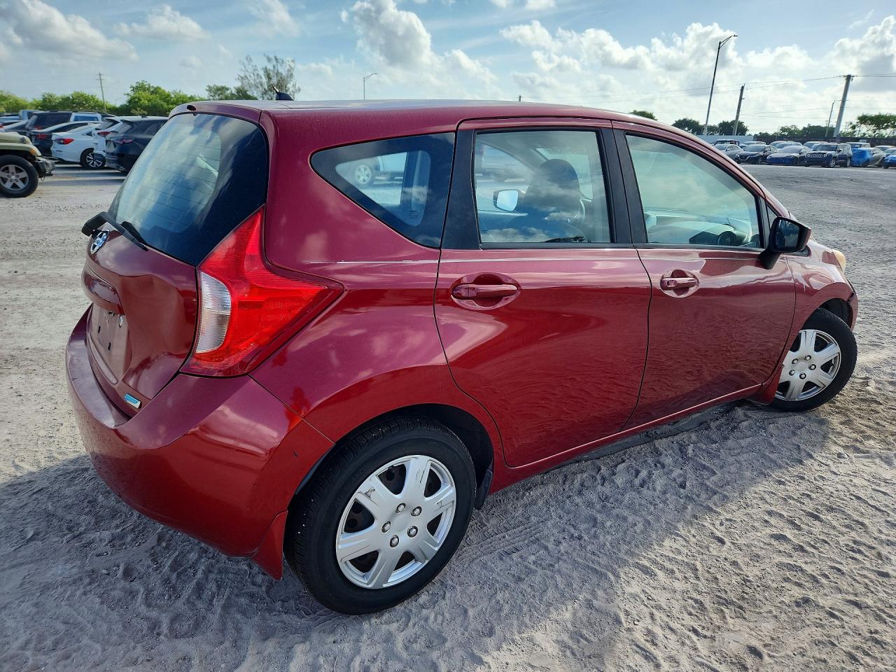 2015 Nissan Versa Note S Plus Red vin: 3N1CE2CP5FL354999