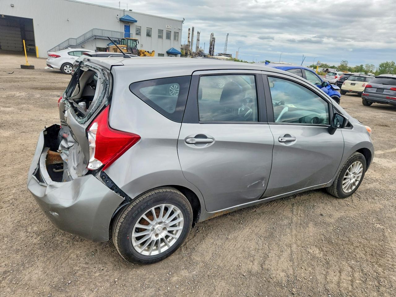 2015 Nissan Versa Note S Серебряный vin: 3N1CE2CP5FL367204
