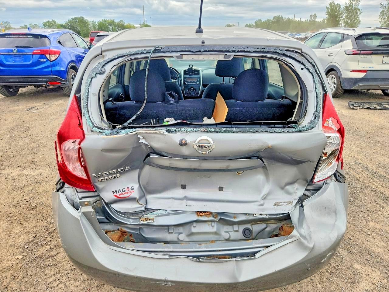 2015 Nissan Versa Note S Серебряный vin: 3N1CE2CP5FL367204