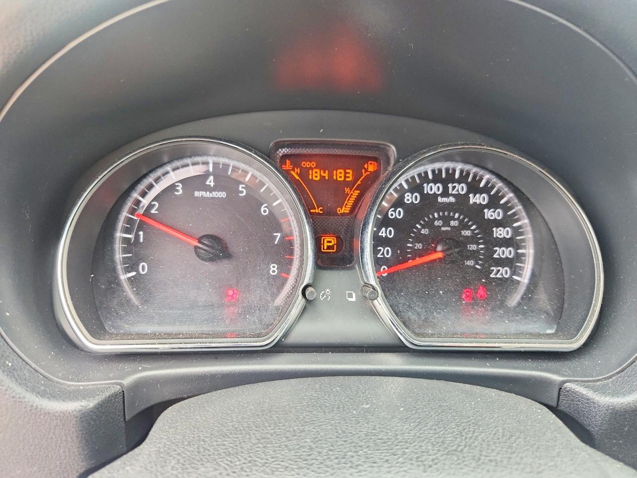 2015 Nissan Versa Note S Серебряный vin: 3N1CE2CP5FL367204