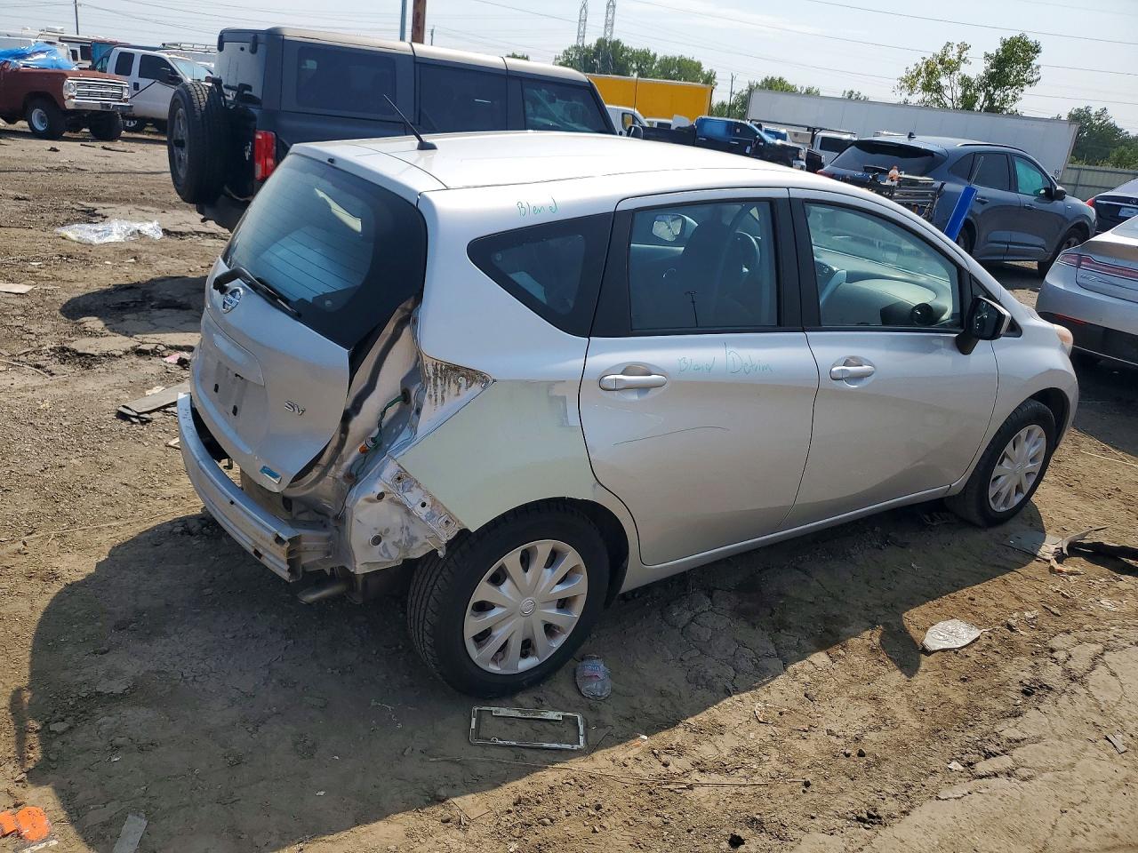 2015 Nissan Versa Note Sv Silver vin: 3N1CE2CP5FL379742