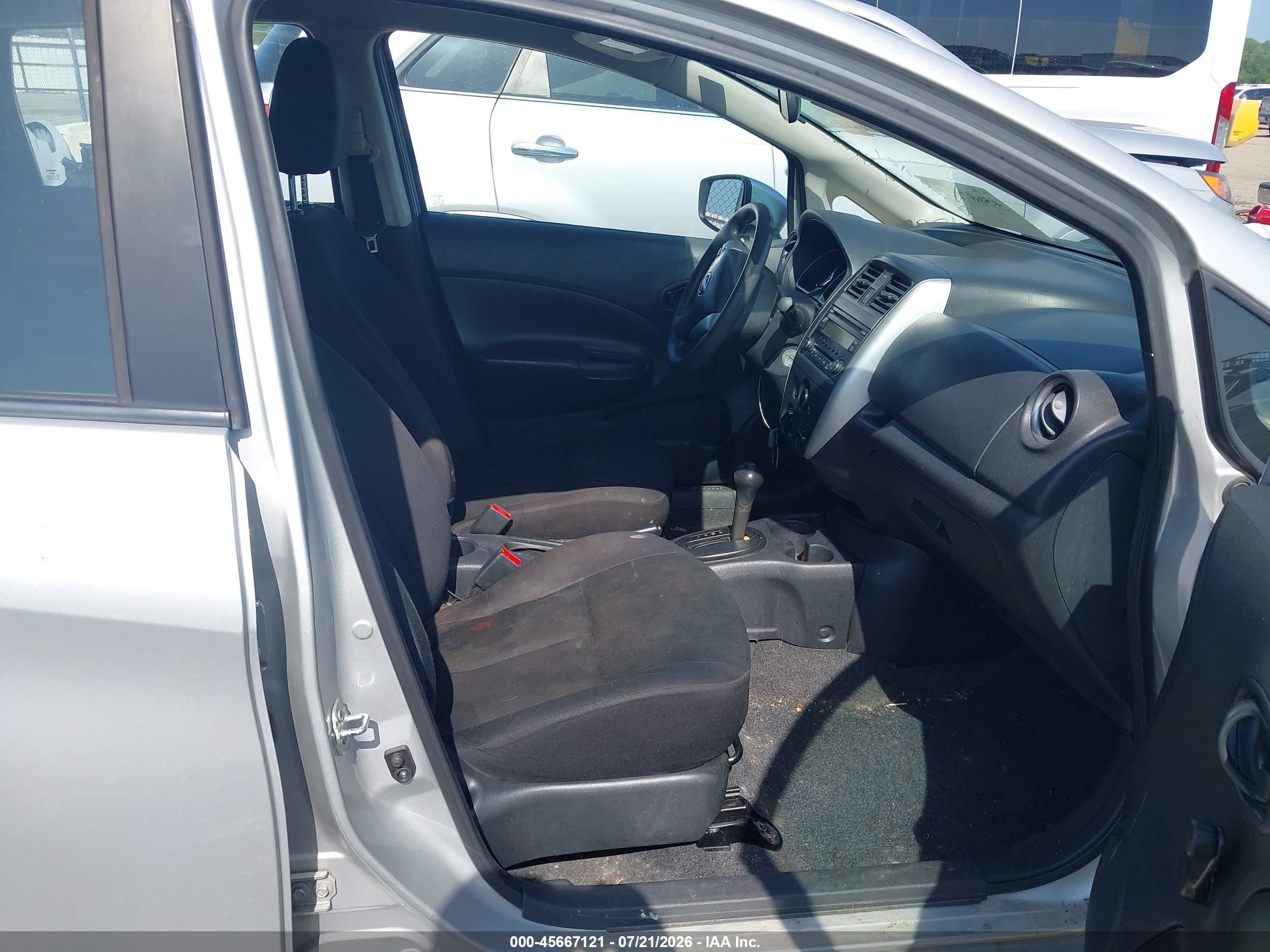 2015 Nissan Versa Note S (sr)/s Plus/sl/sr/sv Silver vin: 3N1CE2CP5FL384889