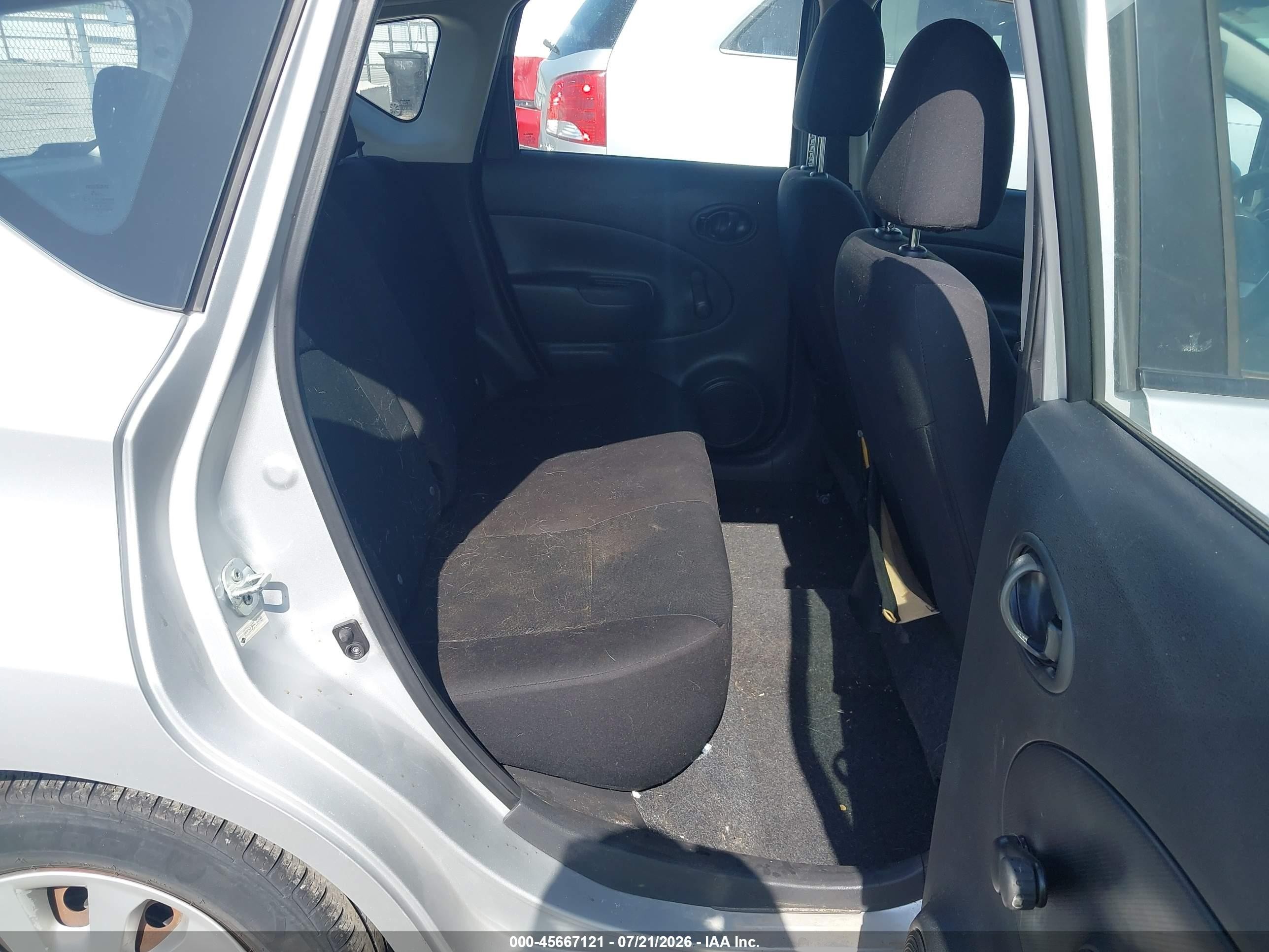 2015 Nissan Versa Note S (sr)/s Plus/sl/sr/sv Silver vin: 3N1CE2CP5FL384889
