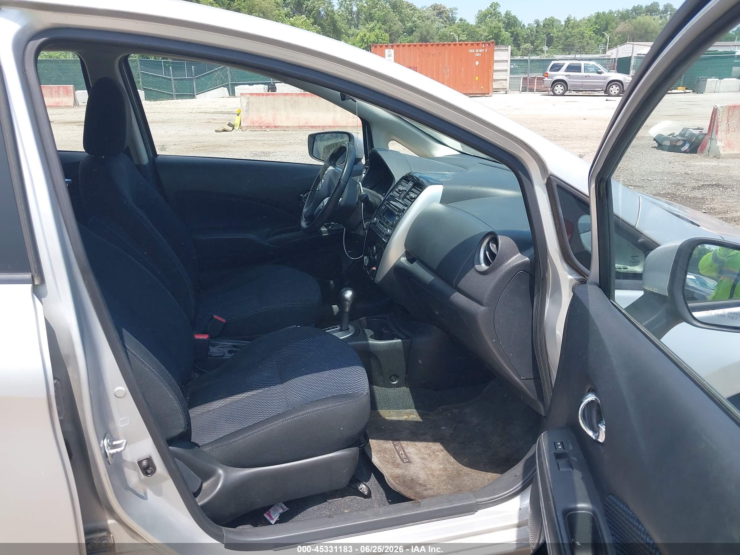 2015 Nissan Versa Note Sv Silver vin: 3N1CE2CP5FL390434