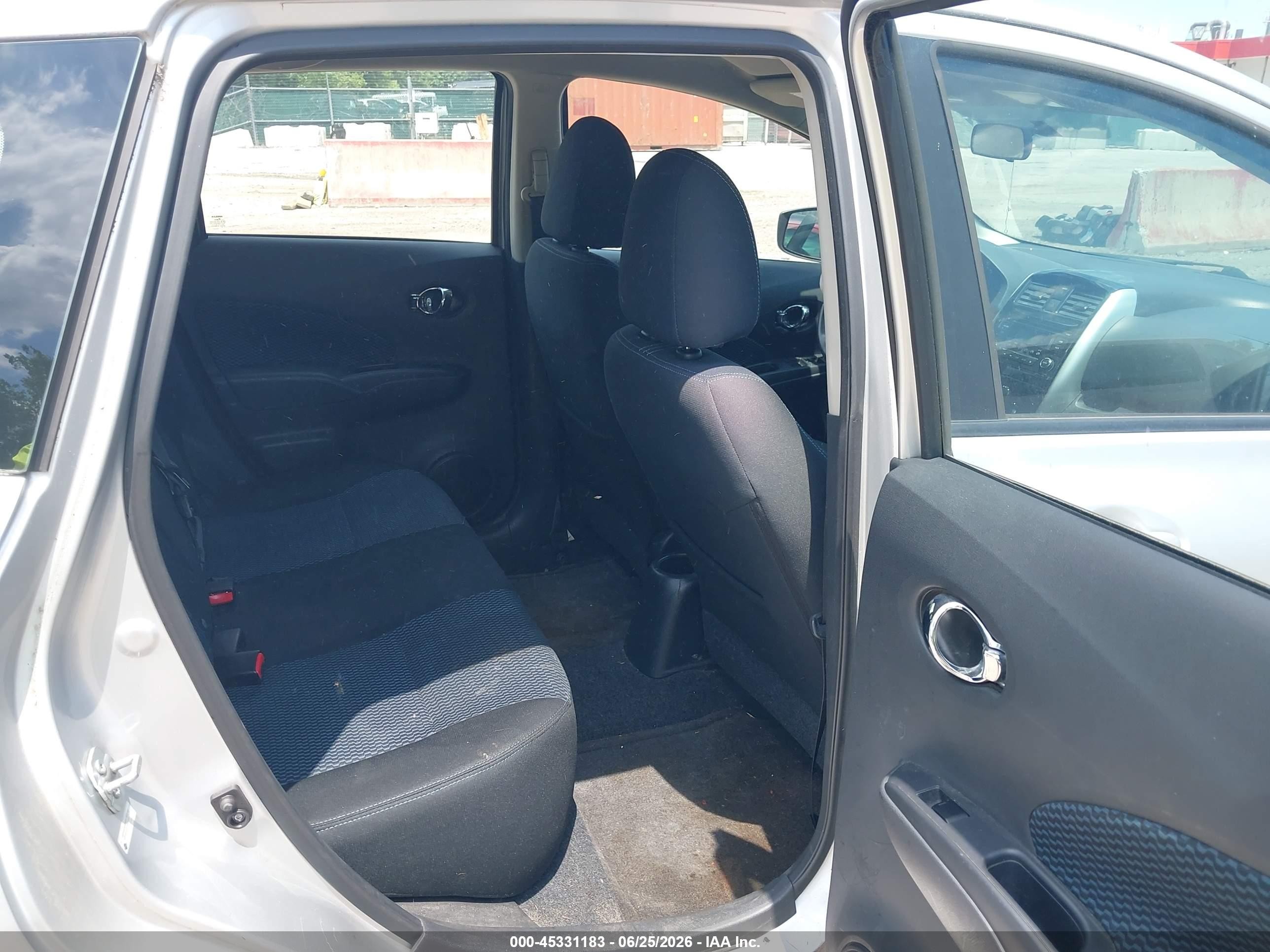 2015 Nissan Versa Note Sv Silver vin: 3N1CE2CP5FL390434