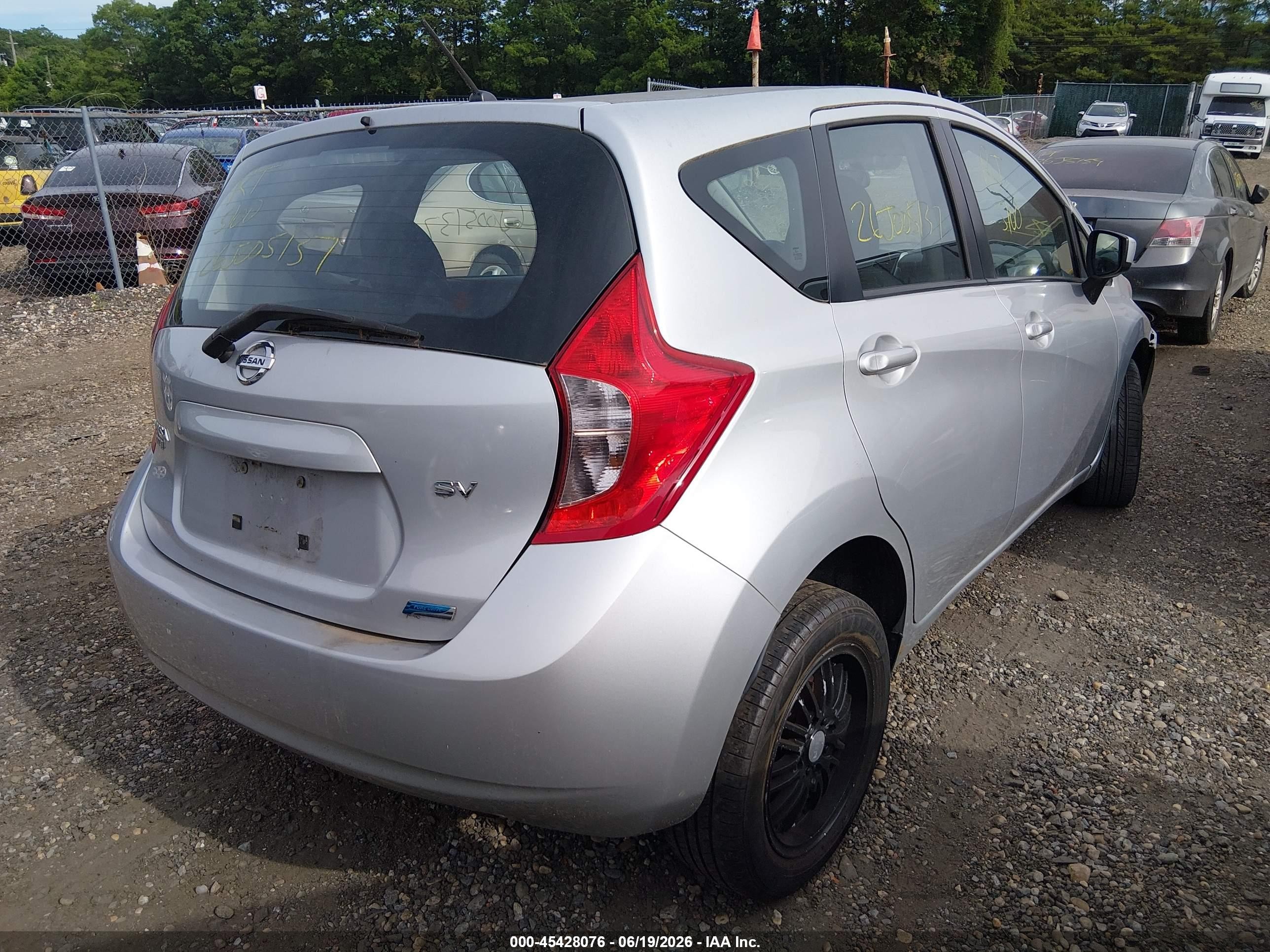 2015 Nissan Versa Note S (sr)/s Plus/sl/sr/sv Silver vin: 3N1CE2CP5FL394614