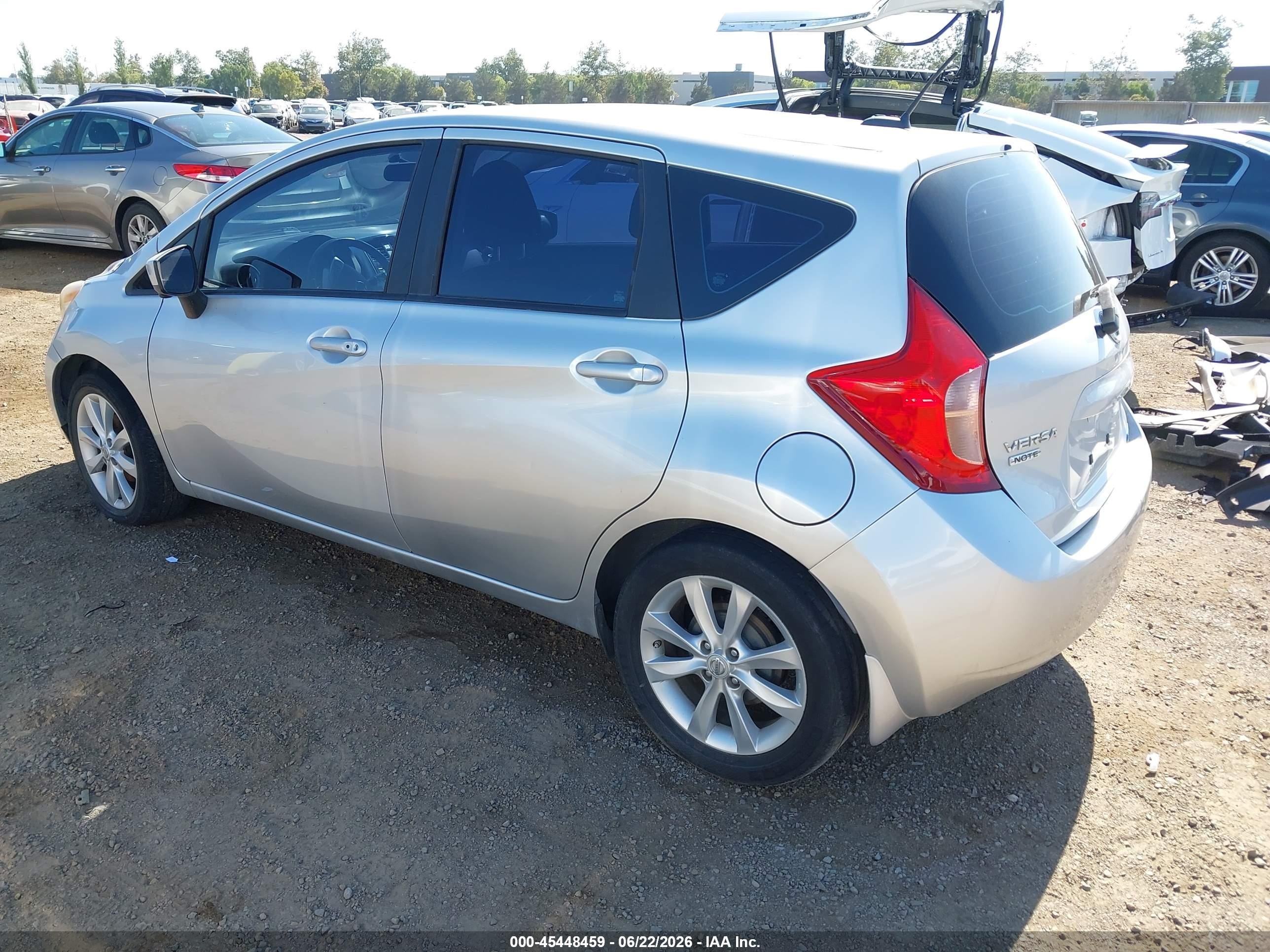 2015 Nissan Versa Note Sl Silver vin: 3N1CE2CP5FL446534