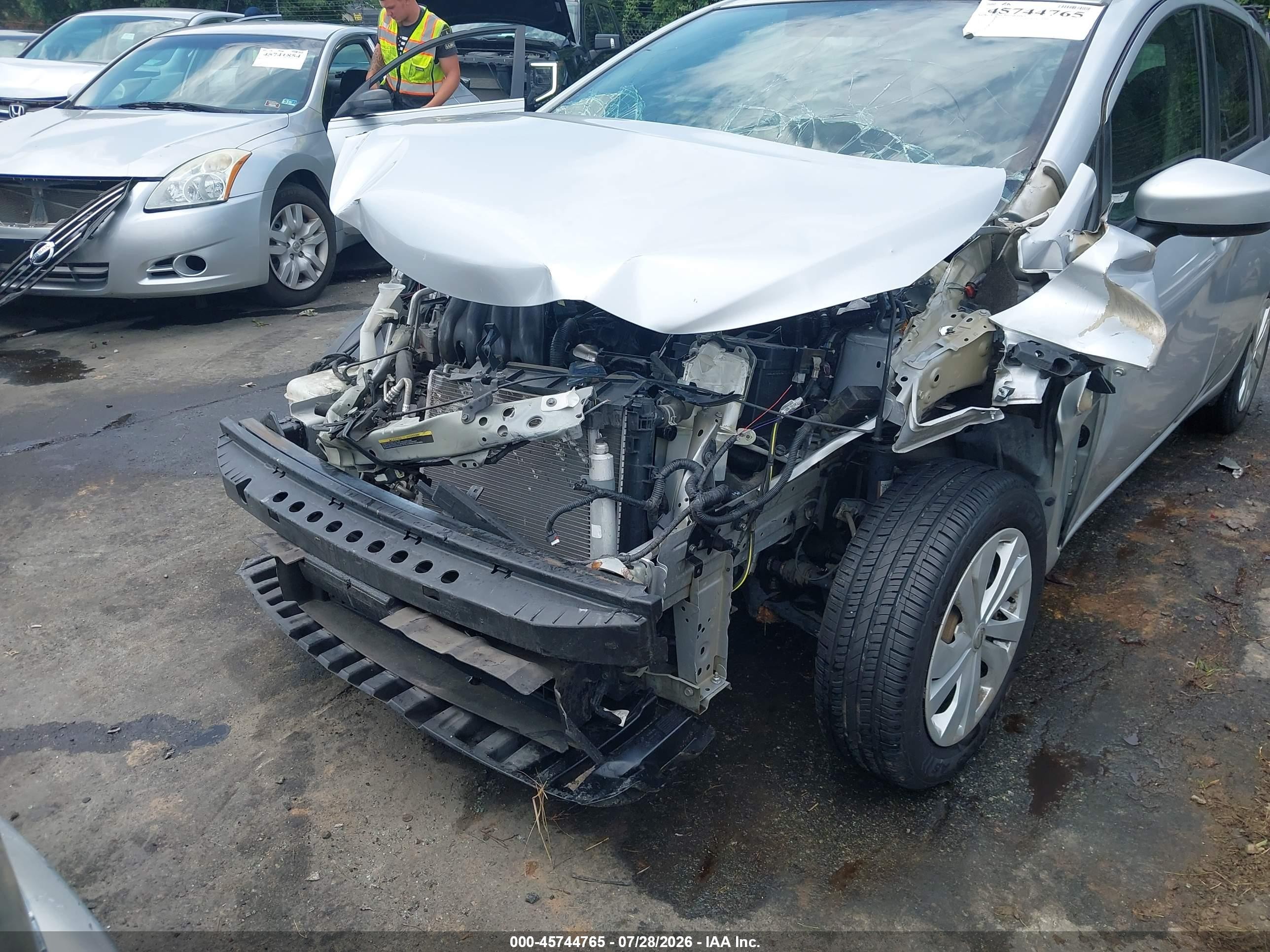 2017 Nissan Versa Note Sv Серебряный vin: 3N1CE2CP5HL360322