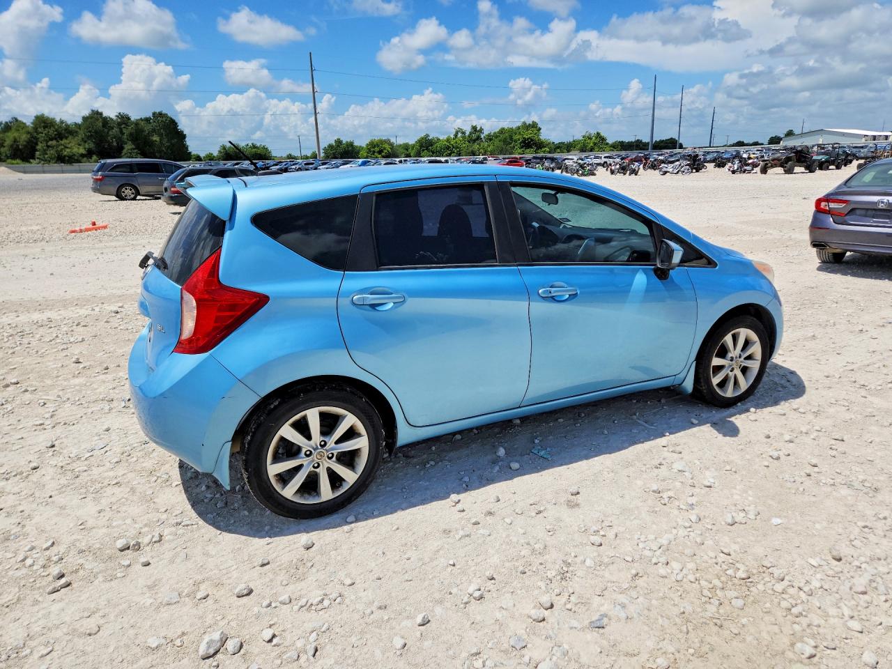 2015 Nissan Versa Turquoise vin: 3N1CE2CP6FL355949