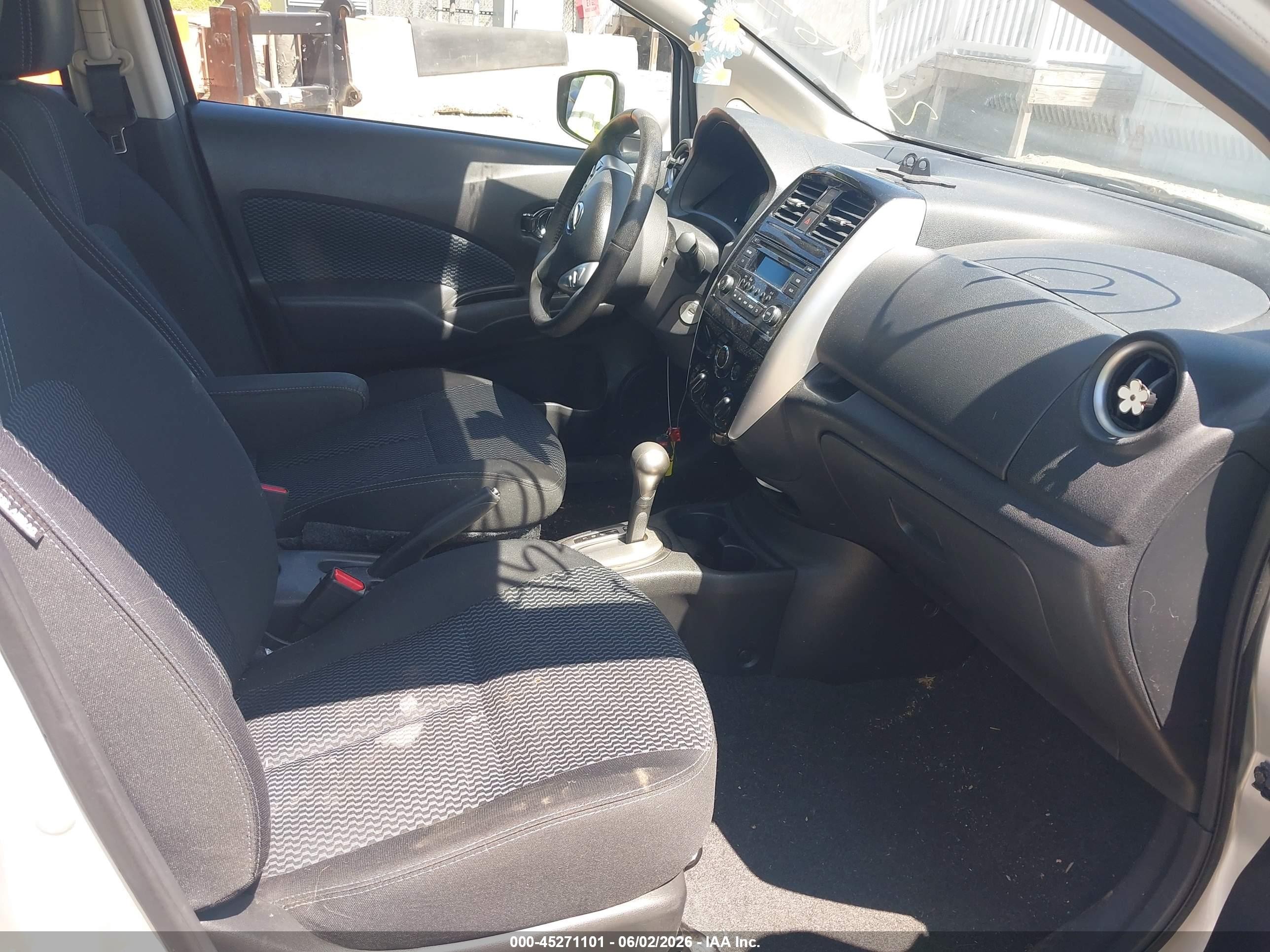 2015 Nissan Versa Note S (sr)/s Plus/sl/sr/sv Silver vin: 3N1CE2CP6FL378941