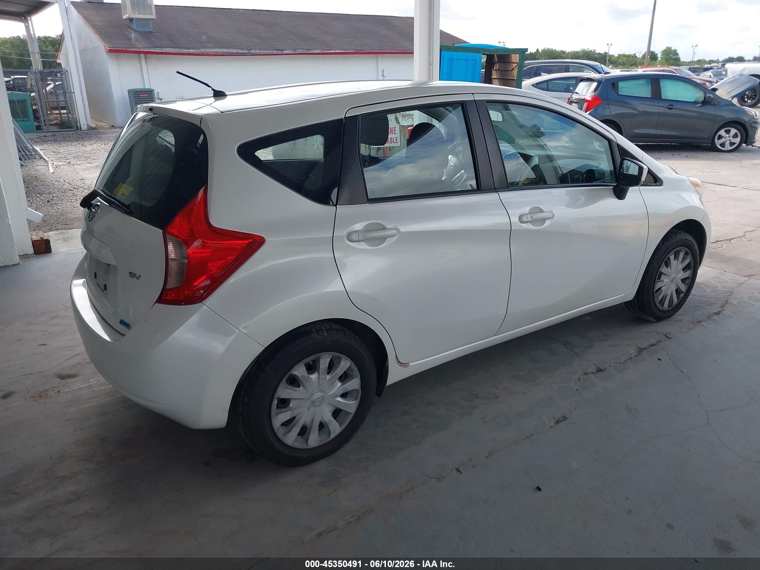 2015 Nissan Versa Note S (sr)/s Plus/sl/sr/sv White vin: 3N1CE2CP6FL391897