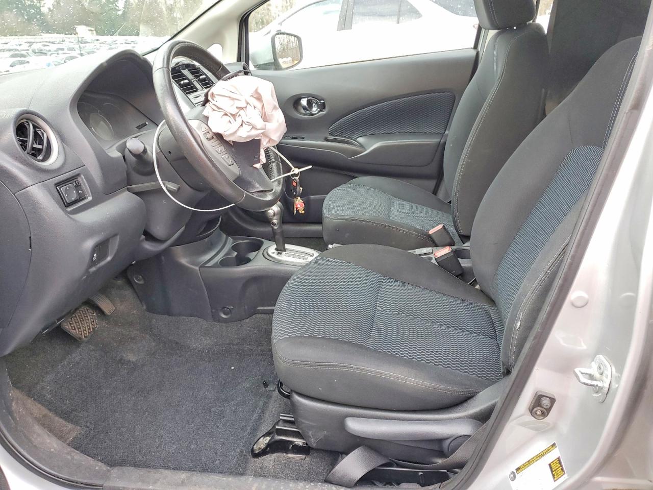 2015 Niss Versa Silver vin: 3N1CE2CP6FL405555
