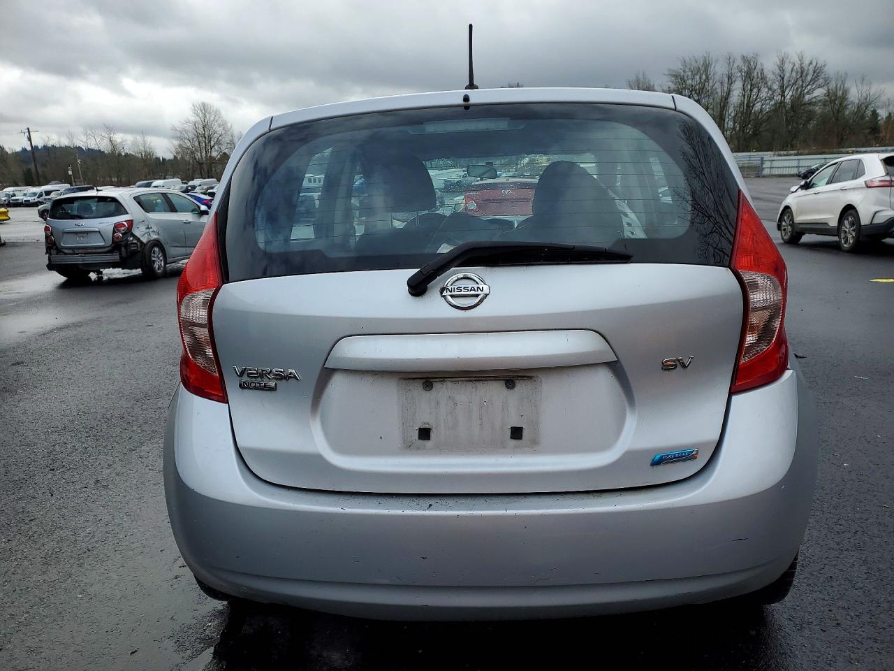 2015 Niss Versa Silver vin: 3N1CE2CP6FL405555