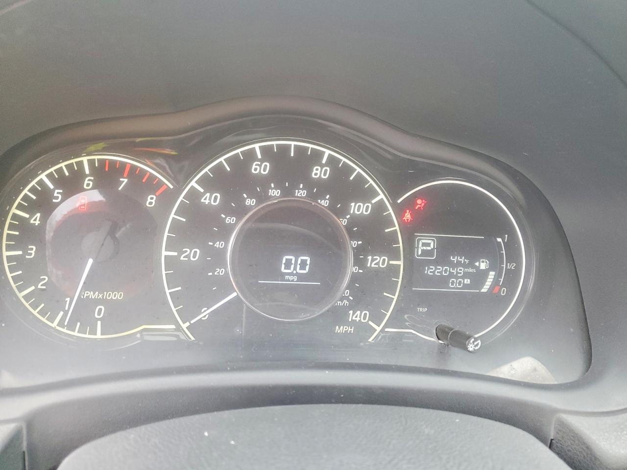 2015 Niss Versa Silver vin: 3N1CE2CP6FL405555