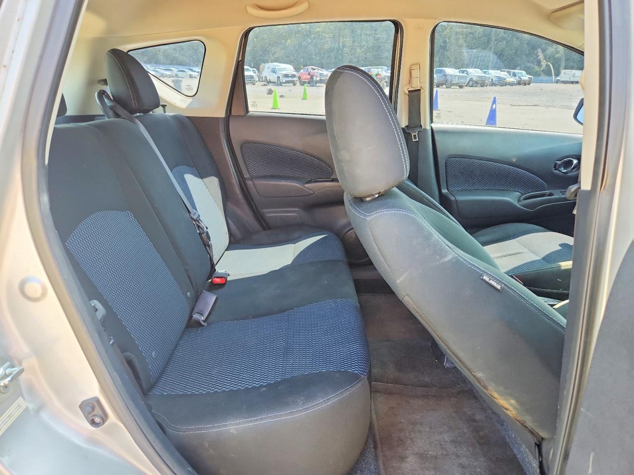 2015 Nissan Versa Note Sv Silver vin: 3N1CE2CP6FL415955