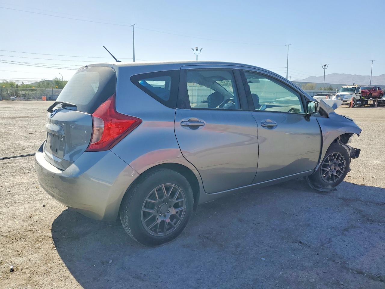 2015 Nissan Versa Note S Серебряный vin: 3N1CE2CP6FL449877