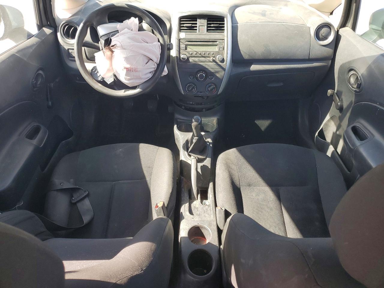 2015 Nissan Versa Note S Серебряный vin: 3N1CE2CP6FL449877