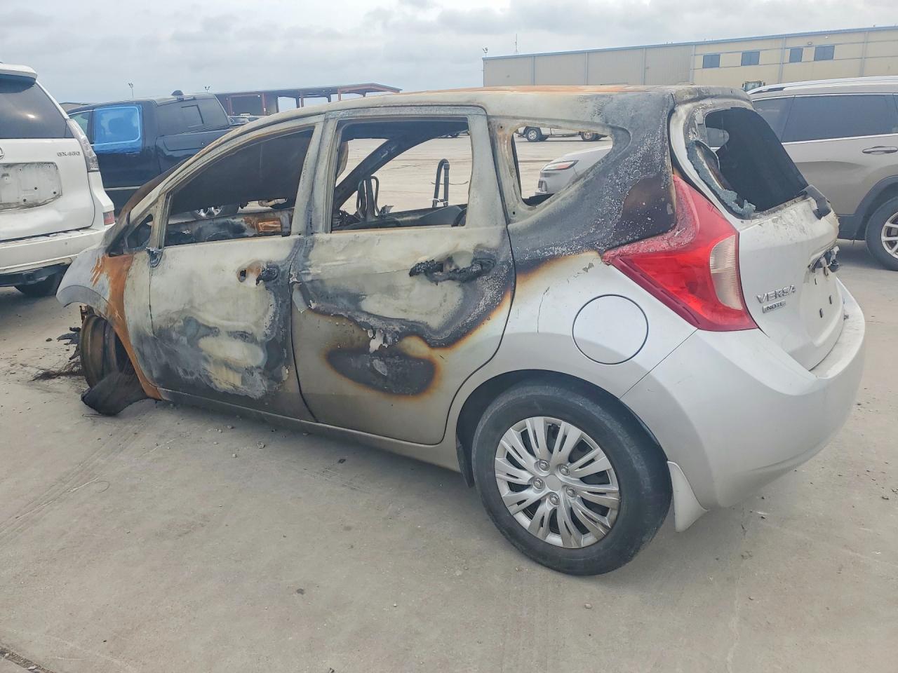 2014 Nissan Versa Note Sv Burn vin: 3N1CE2CP7EL383063