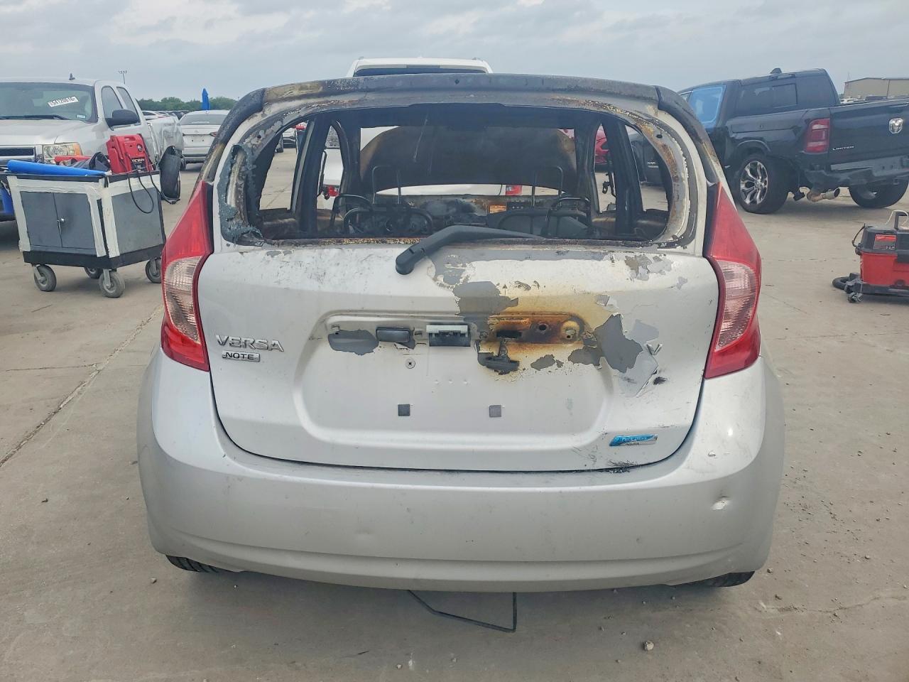 2014 Nissan Versa Note Sv Burn vin: 3N1CE2CP7EL383063