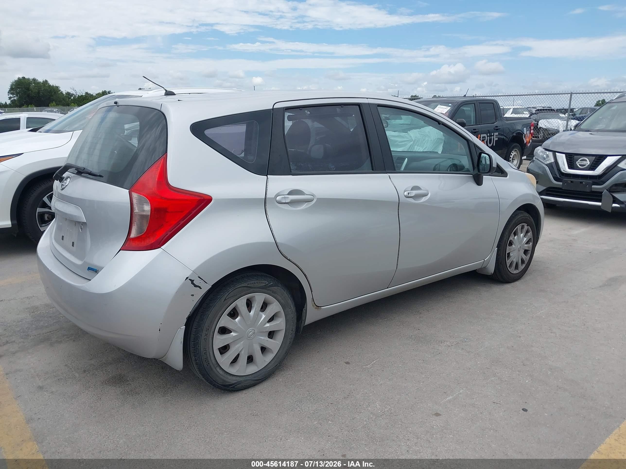 2014 Nissan Versa Note S Plus Silver vin: 3N1CE2CP7EL394905