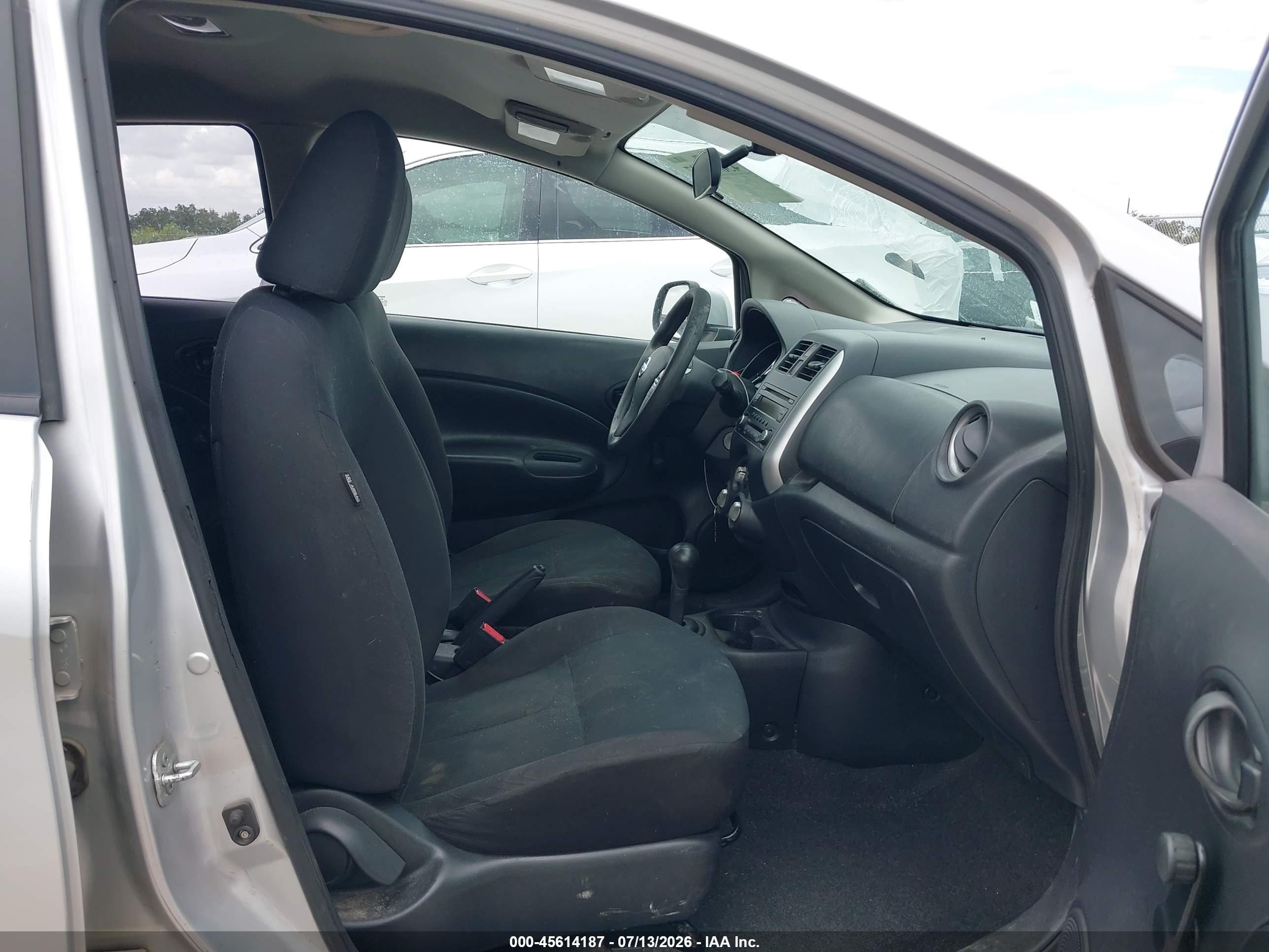 2014 Nissan Versa Note S Plus Silver vin: 3N1CE2CP7EL394905
