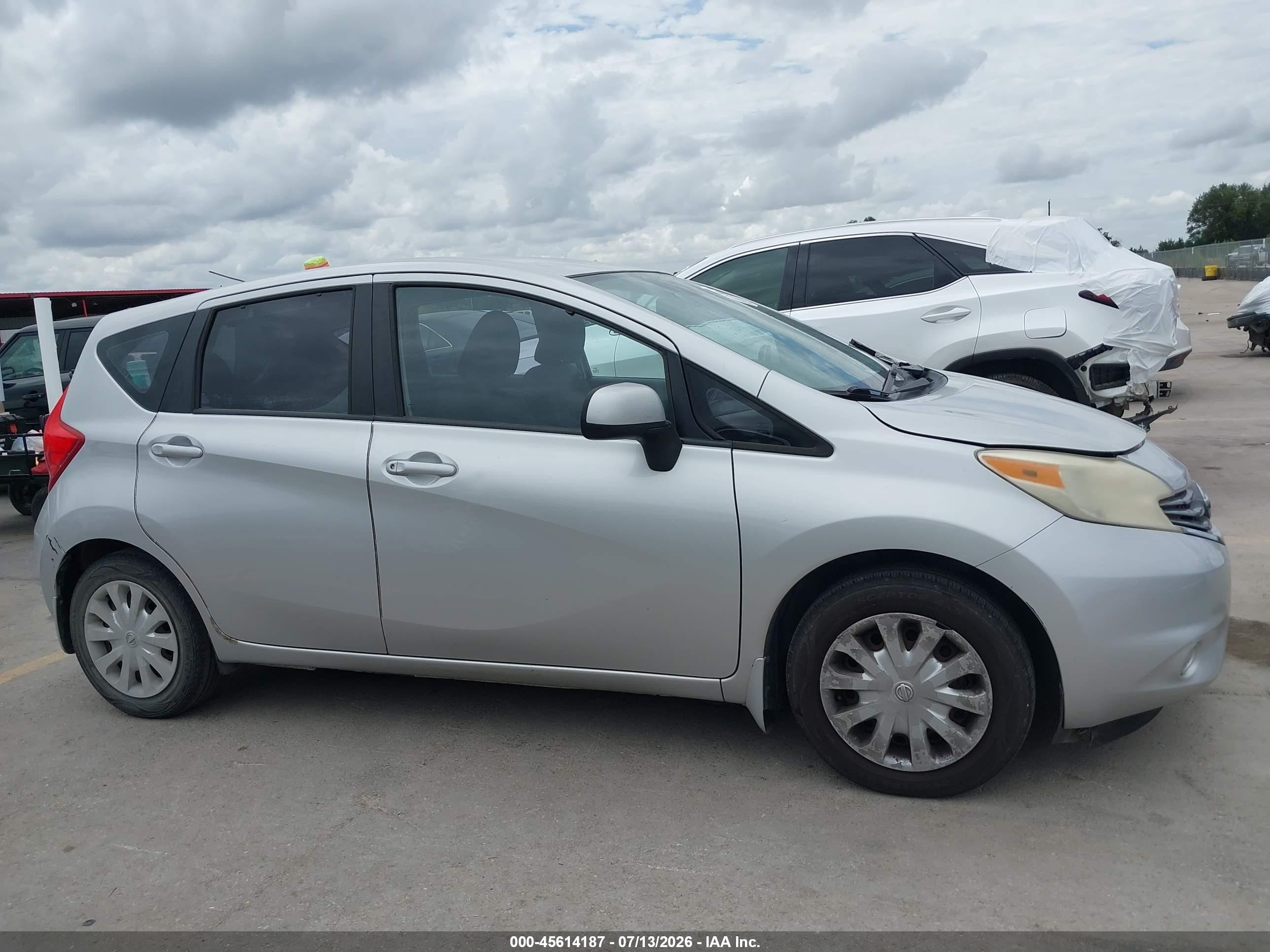 2014 Nissan Versa Note S Plus Silver vin: 3N1CE2CP7EL394905