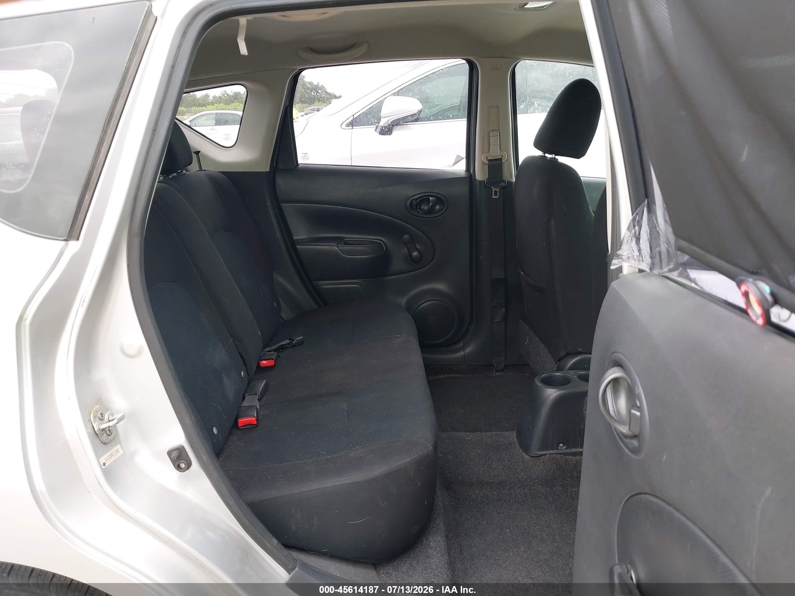 2014 Nissan Versa Note S Plus Silver vin: 3N1CE2CP7EL394905