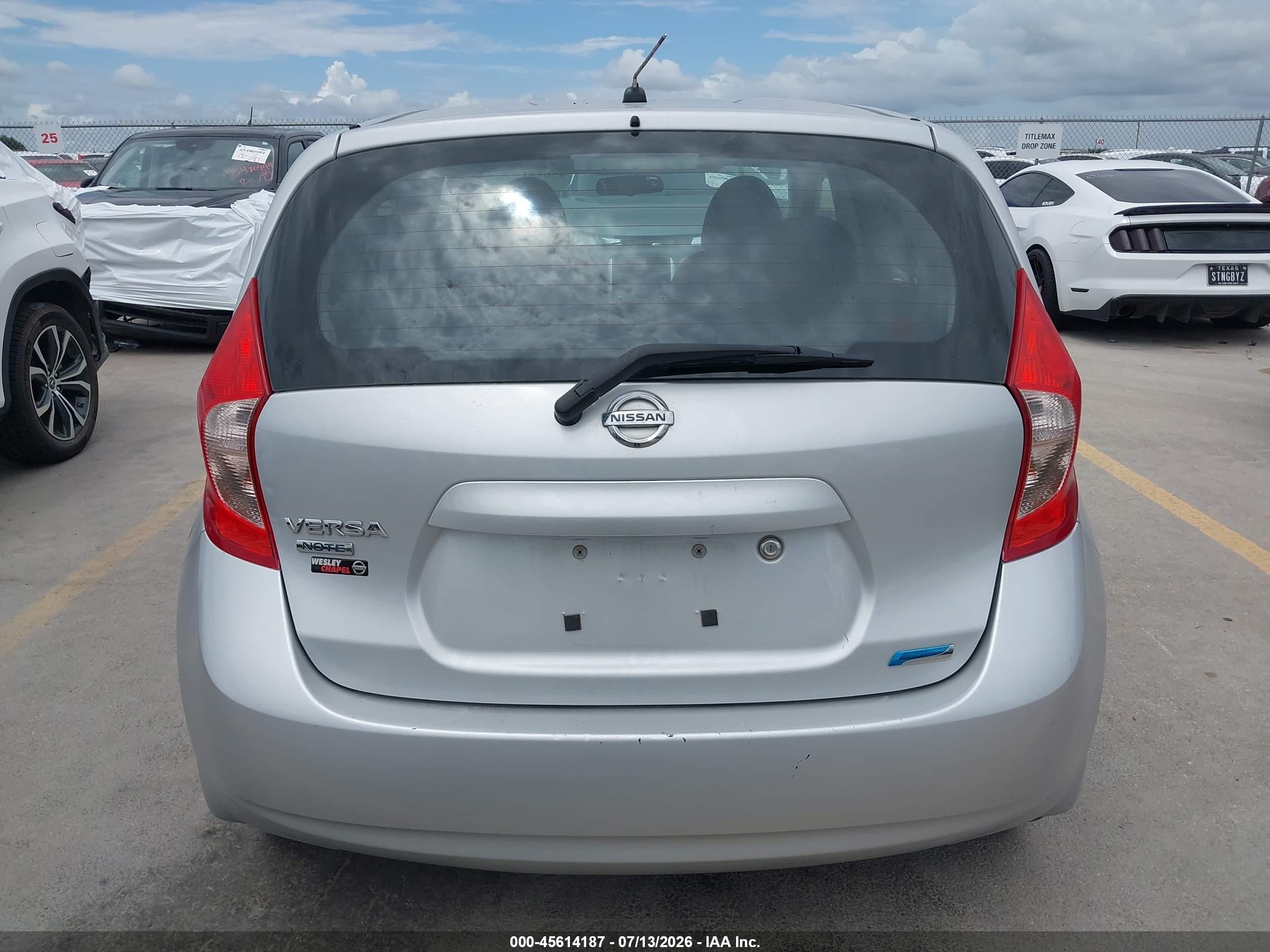 2014 Nissan Versa Note S Plus Silver vin: 3N1CE2CP7EL394905