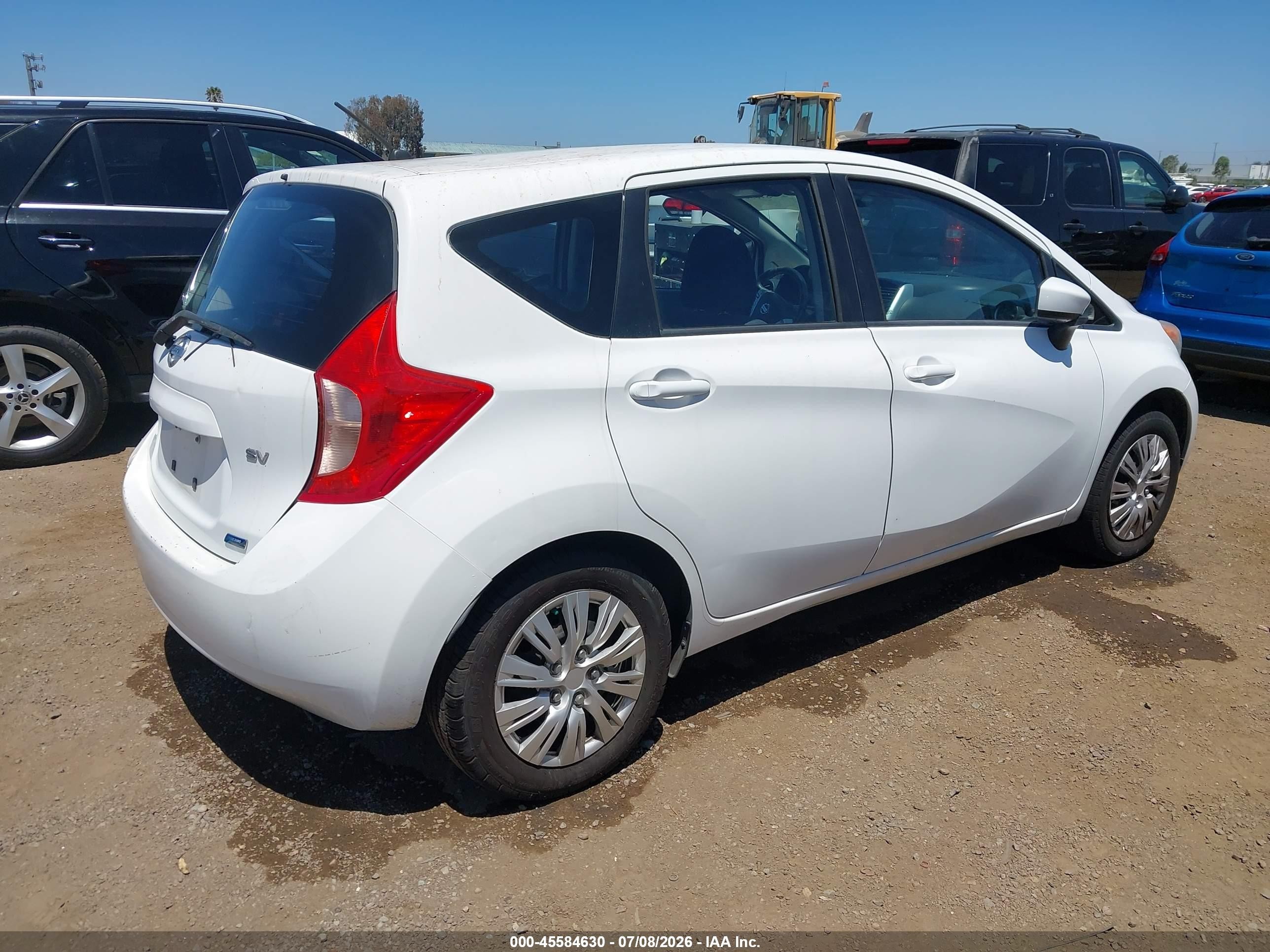 2015 Nissan Versa Note S (sr)/s Plus/sl/sr/sv White vin: 3N1CE2CP7FL420761